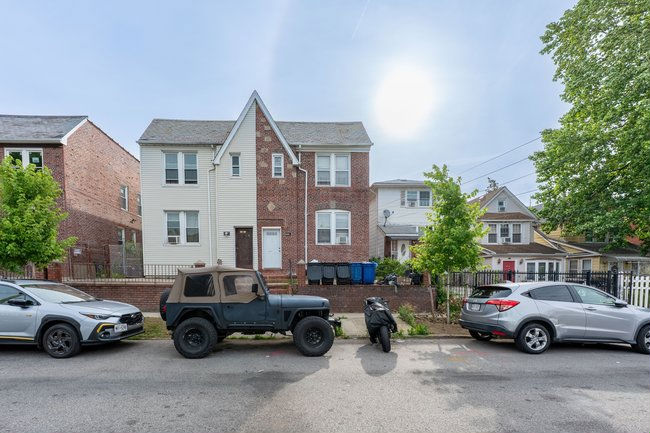 Foreclosure in Hollis, NY