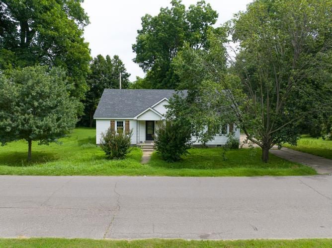 white house in Tennessee on foreclosure 