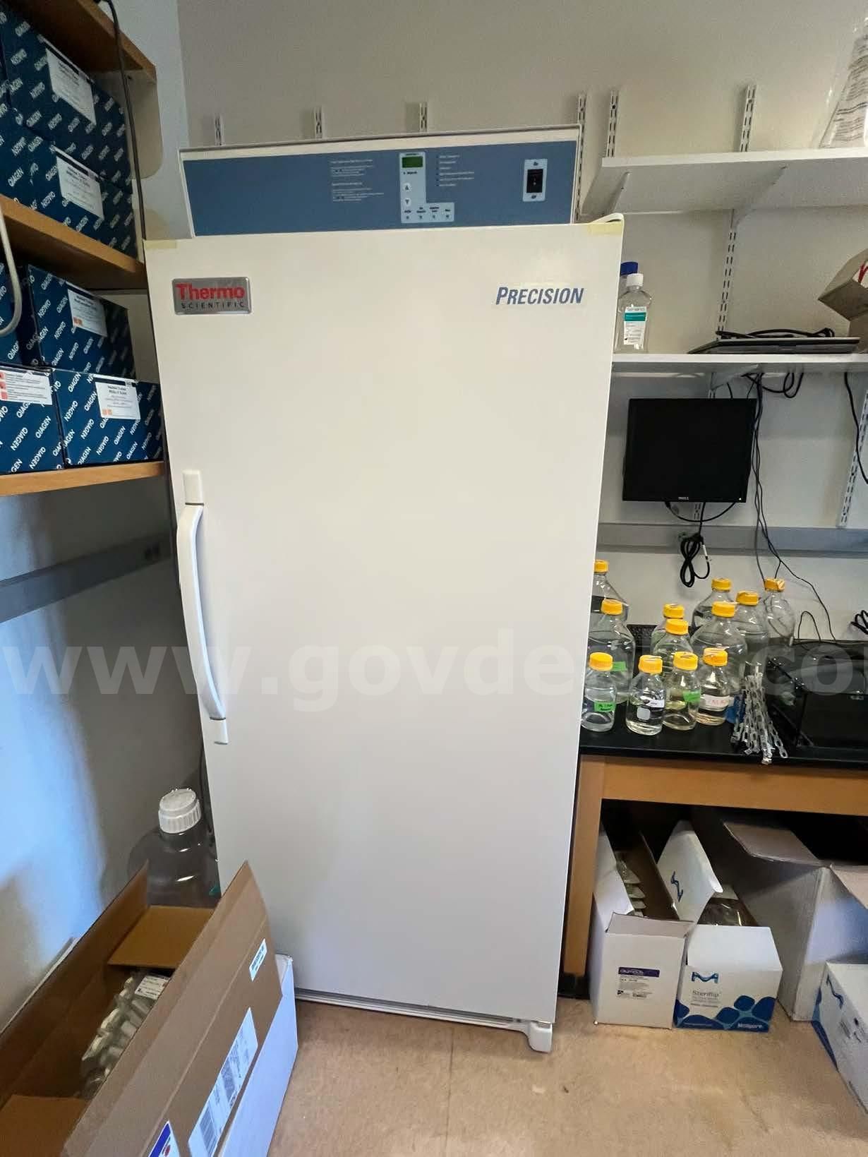 Standing Refrigerated Incubator Thermo Scientific 3271