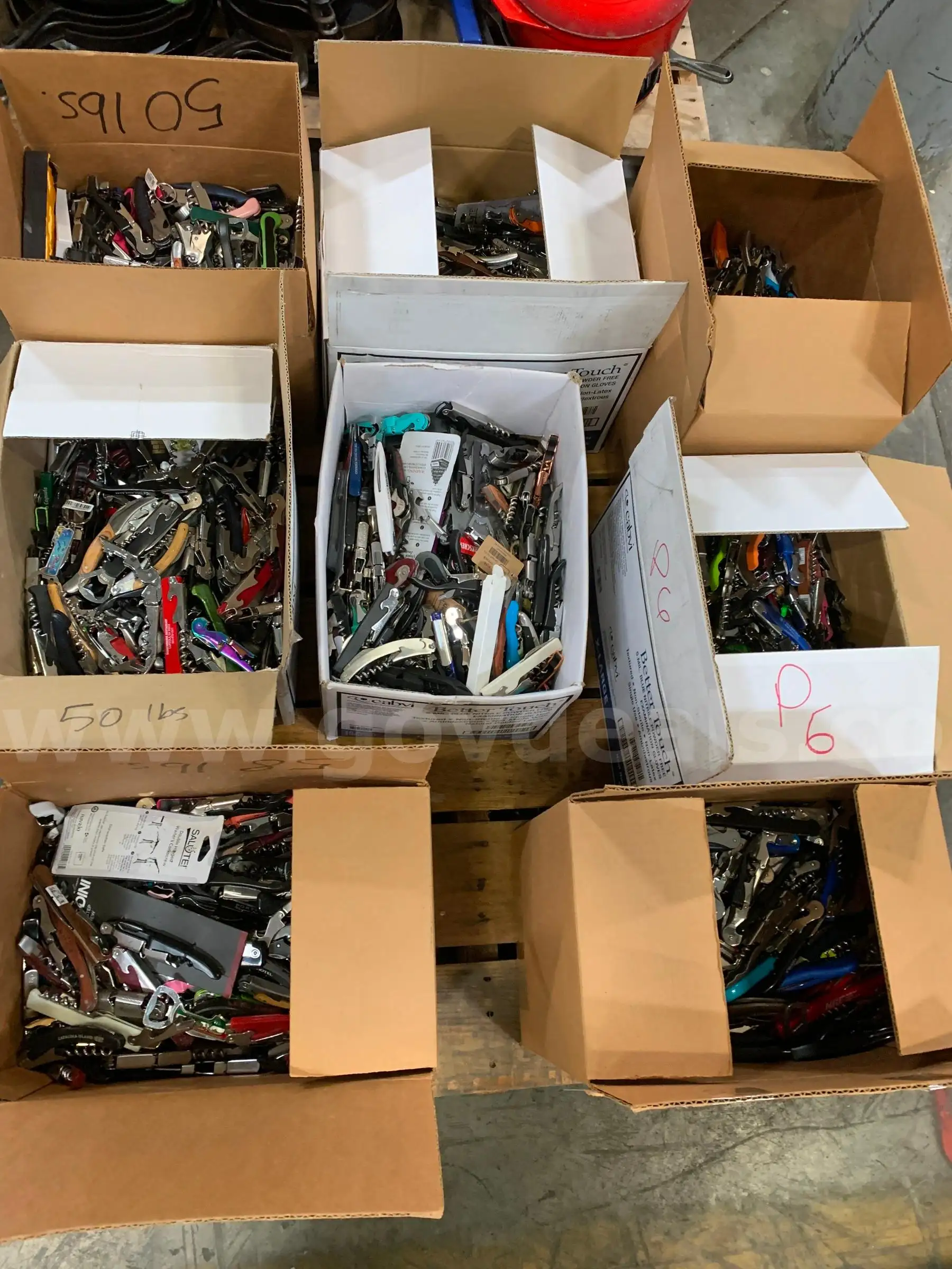 Box of Wine Bottle Openers Corkscrews