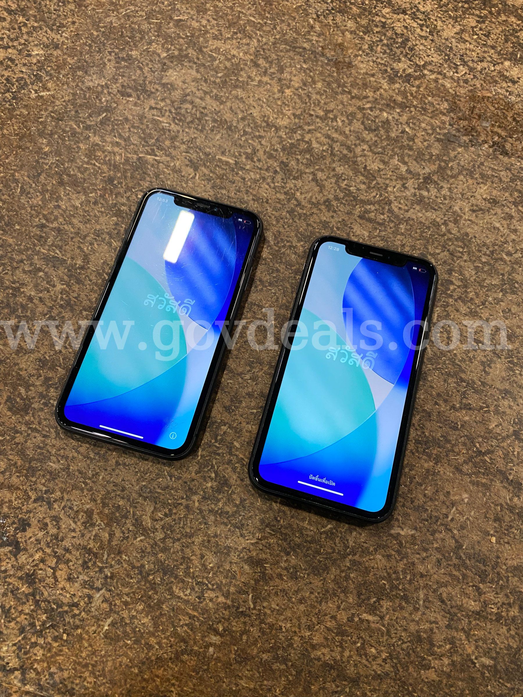 2 iPhones