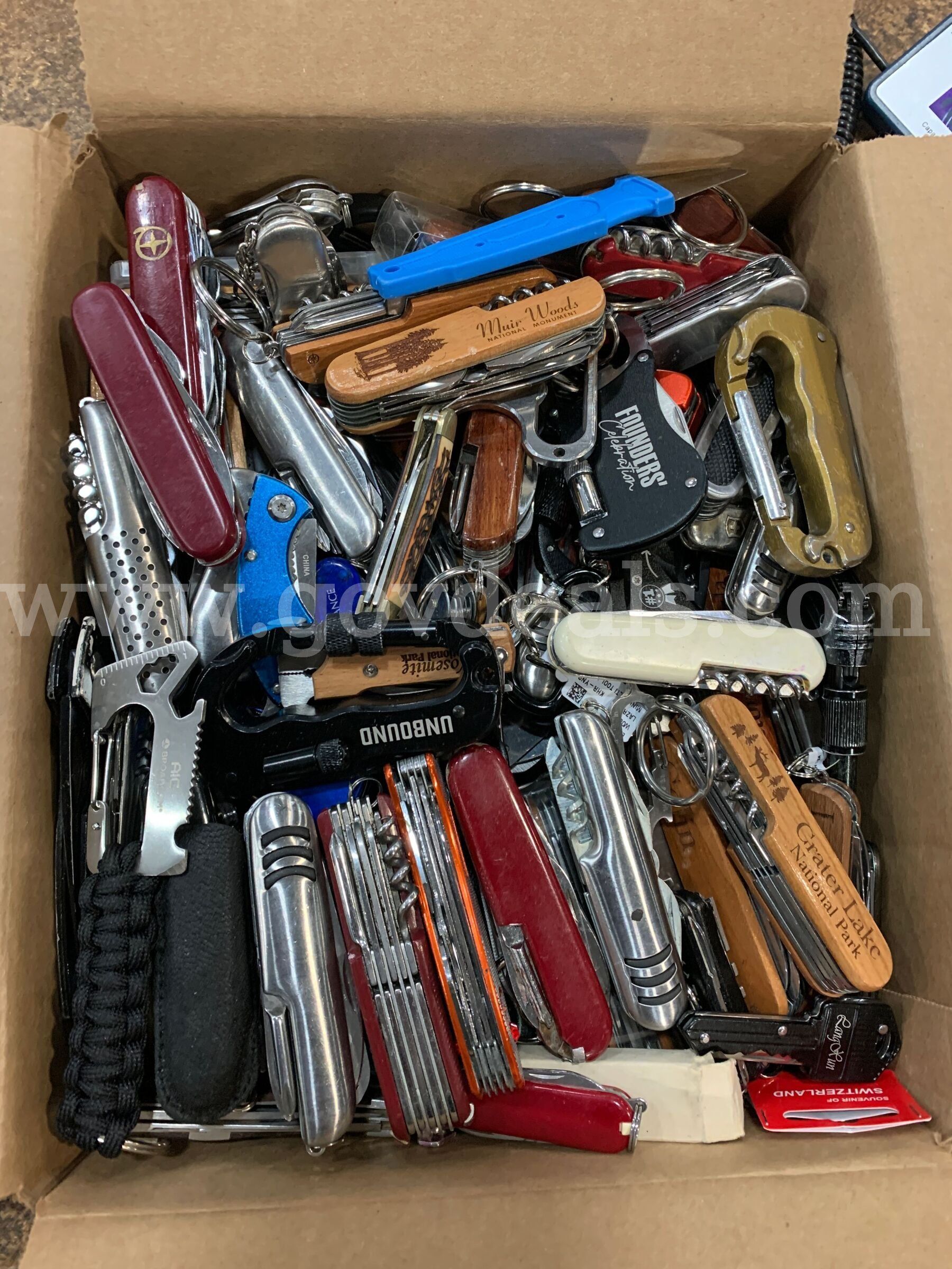 Miscellaneous Souvenir Knives Multi-tools