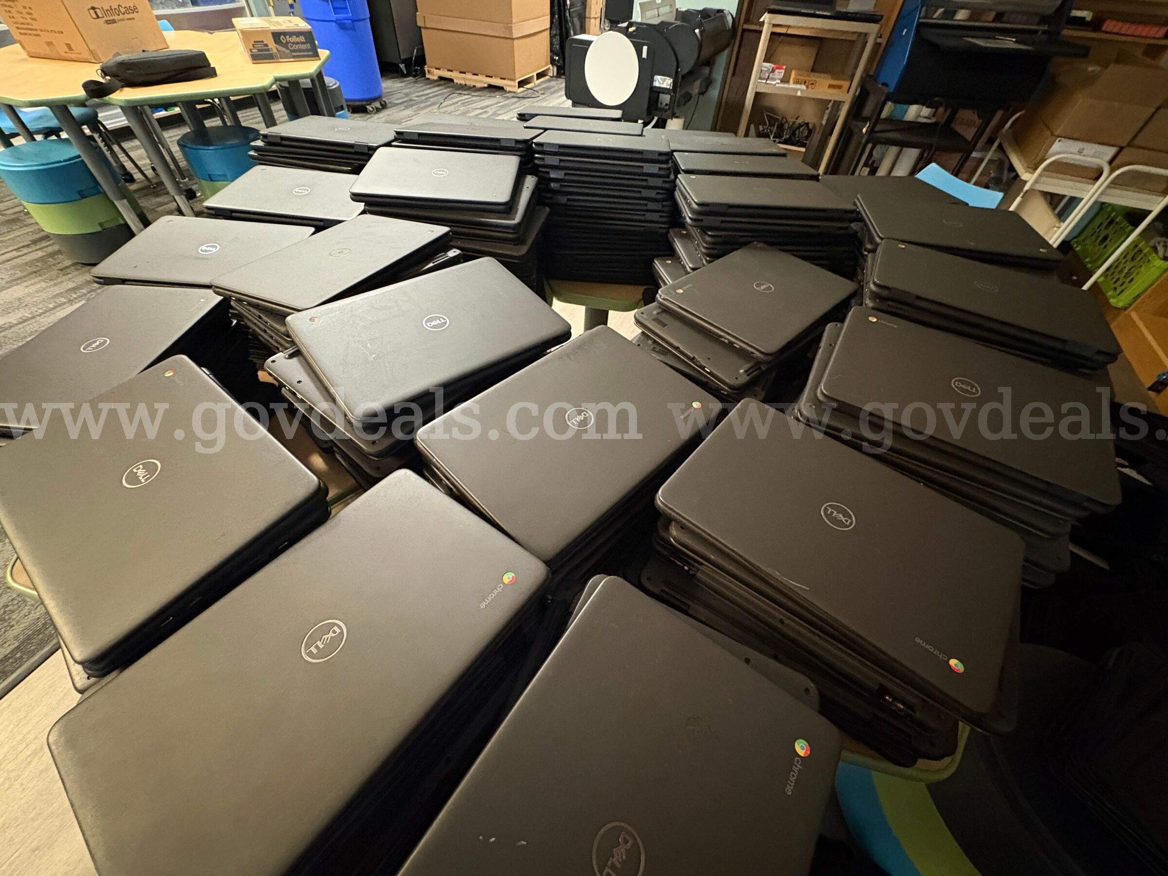 Lot of 515 Dell Chromebook 3100 devices with charger.