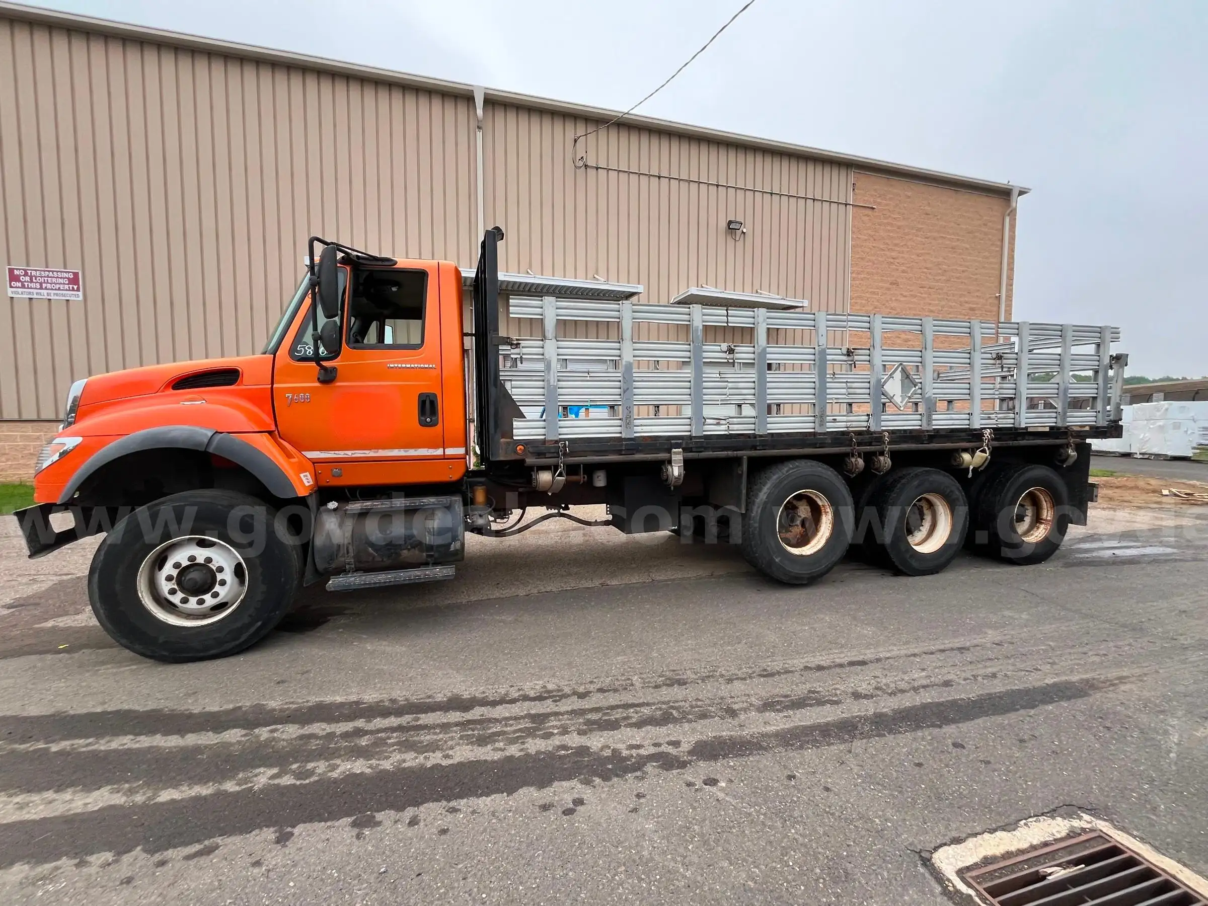 2004 INTERNATIONAL 7600