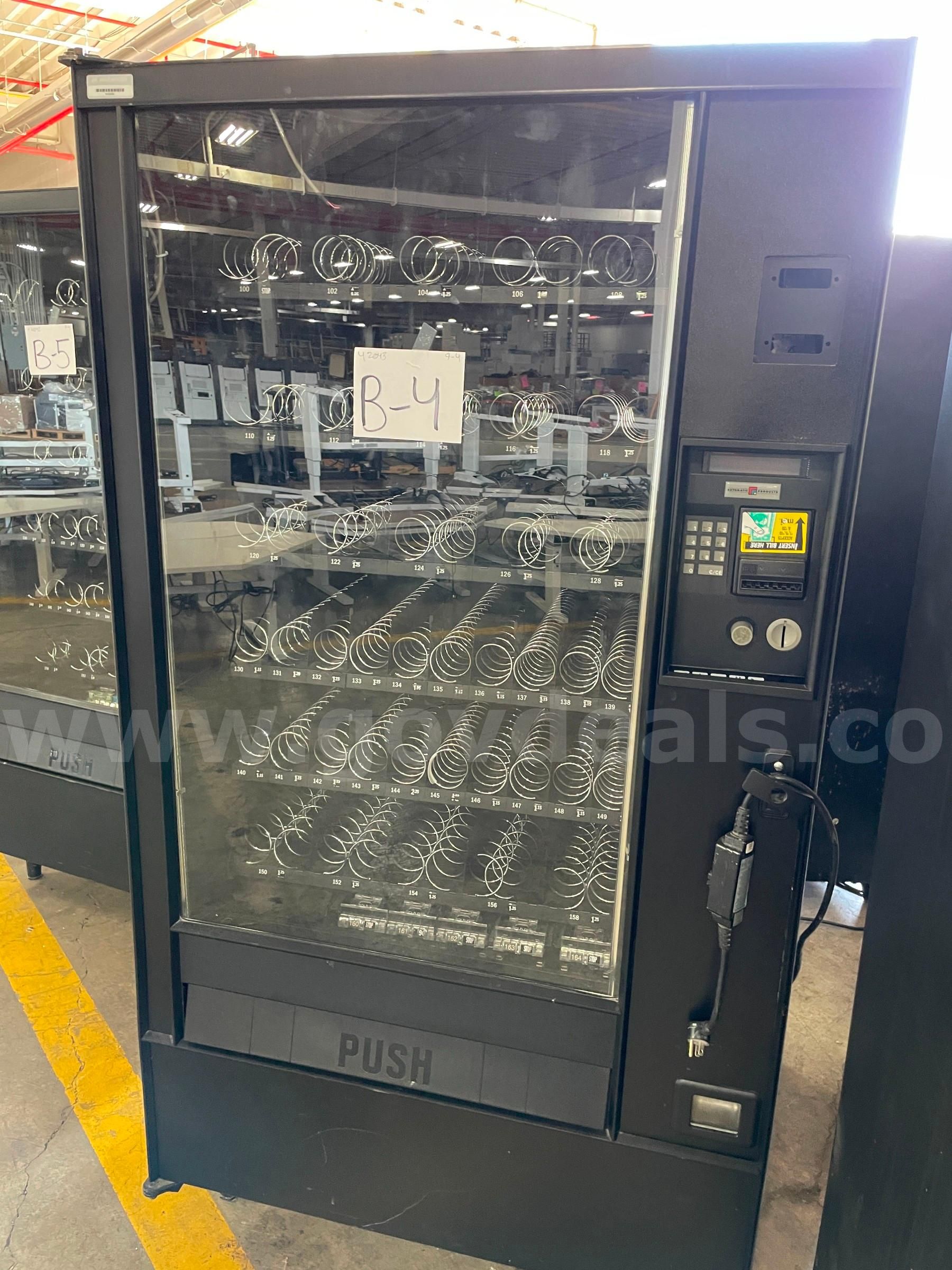 Crane Vending Machine Model 933