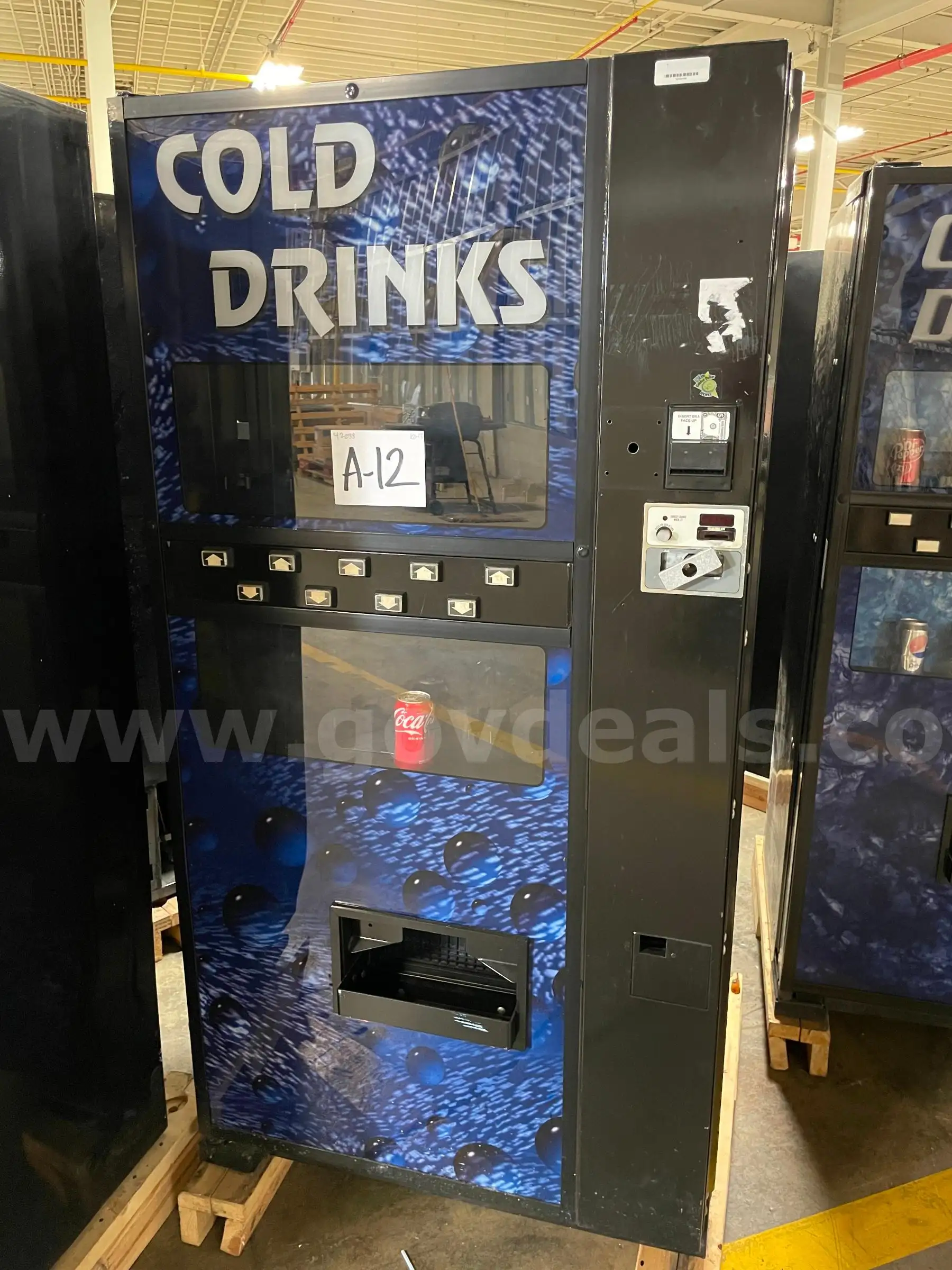Dixie-Narco Vending Machine Model 501E