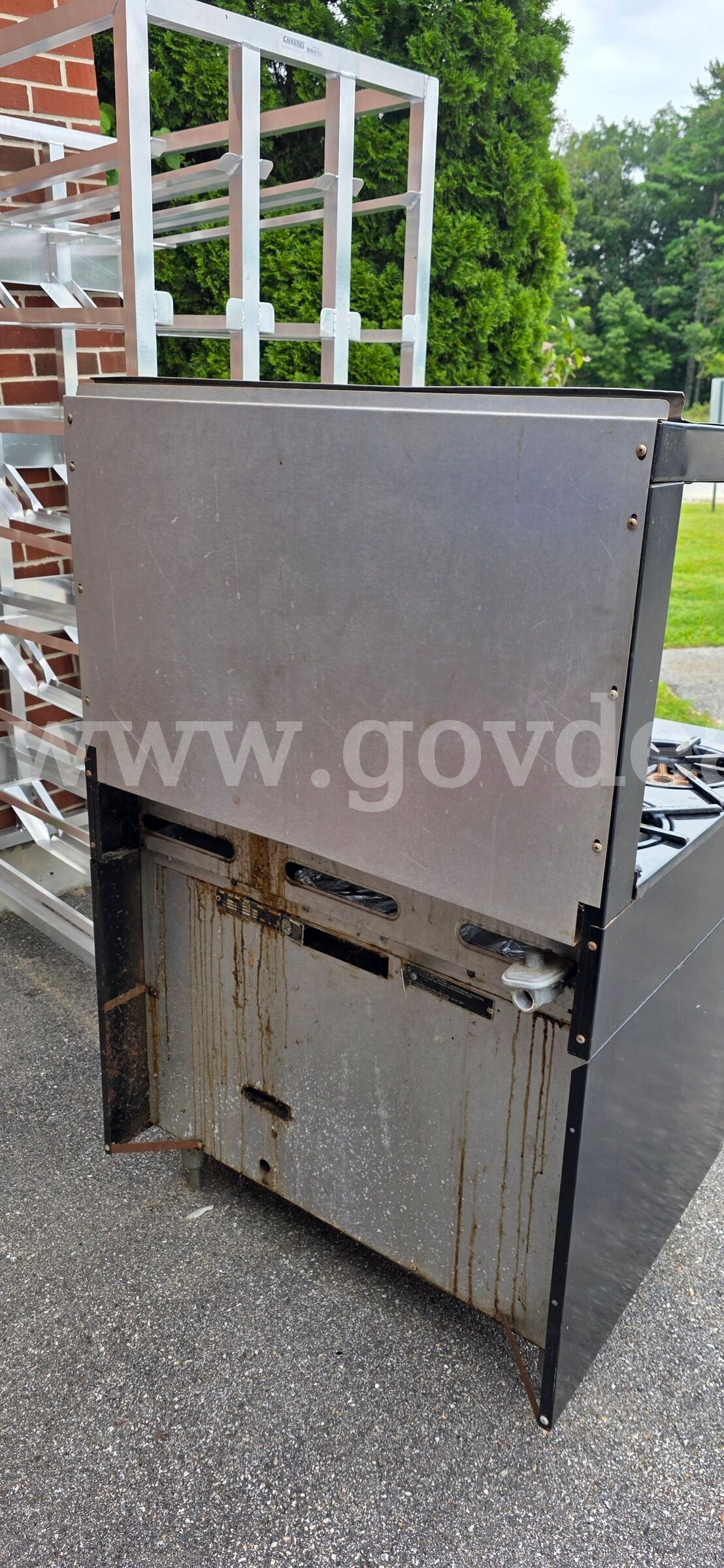 school kitchen oven