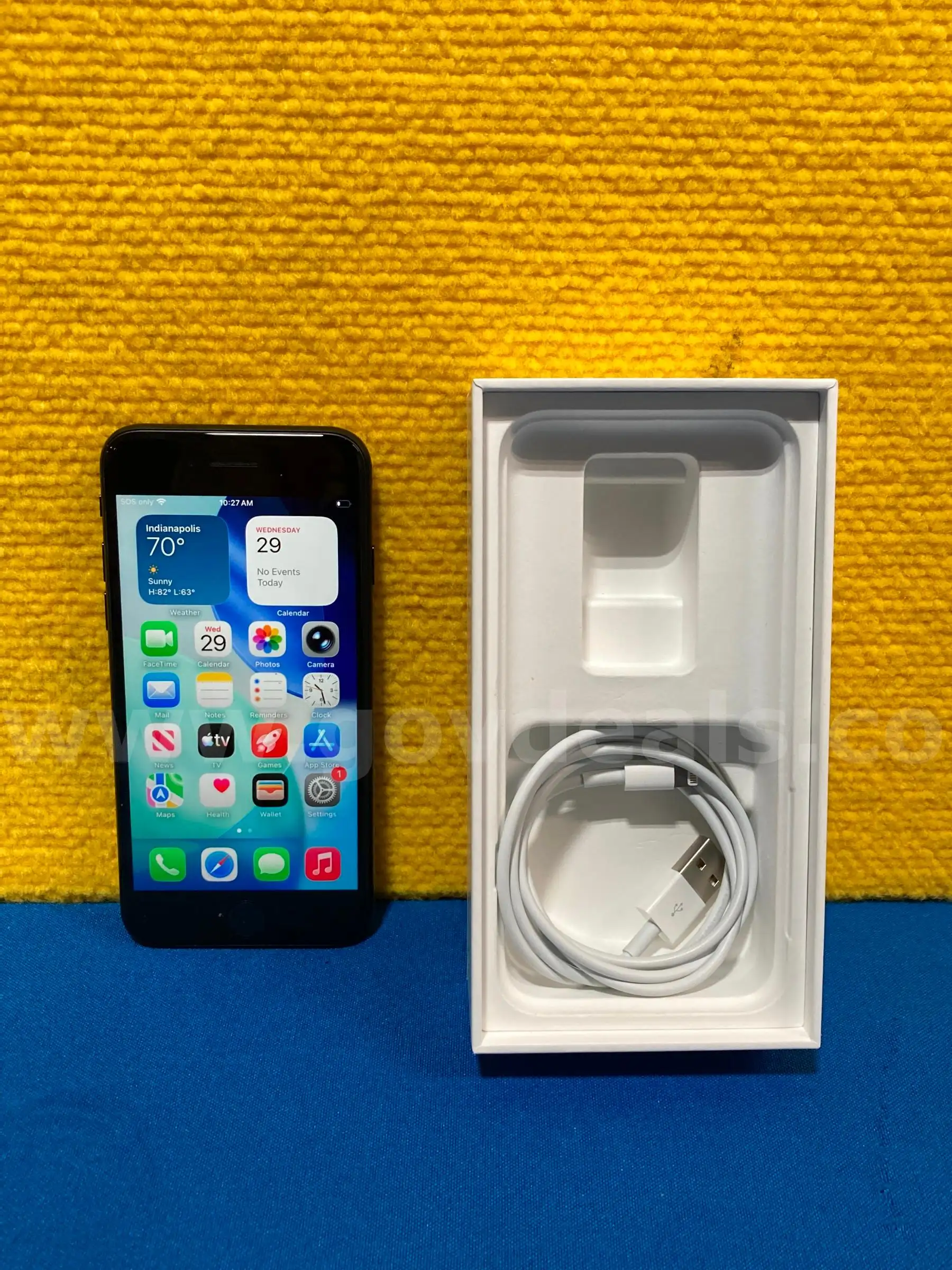 (1) Apple iPhone SE- 128GB Storage OS 26.5.2 SIM LOCKED