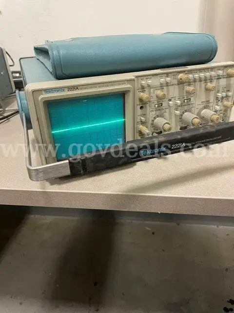 2221 Tektronix