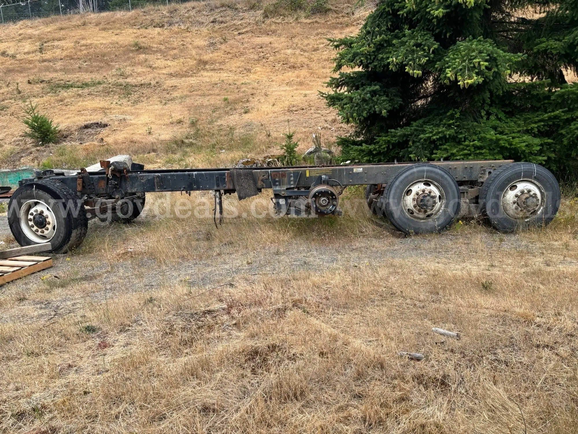 2013 International 7600 SFA Frame and Axles