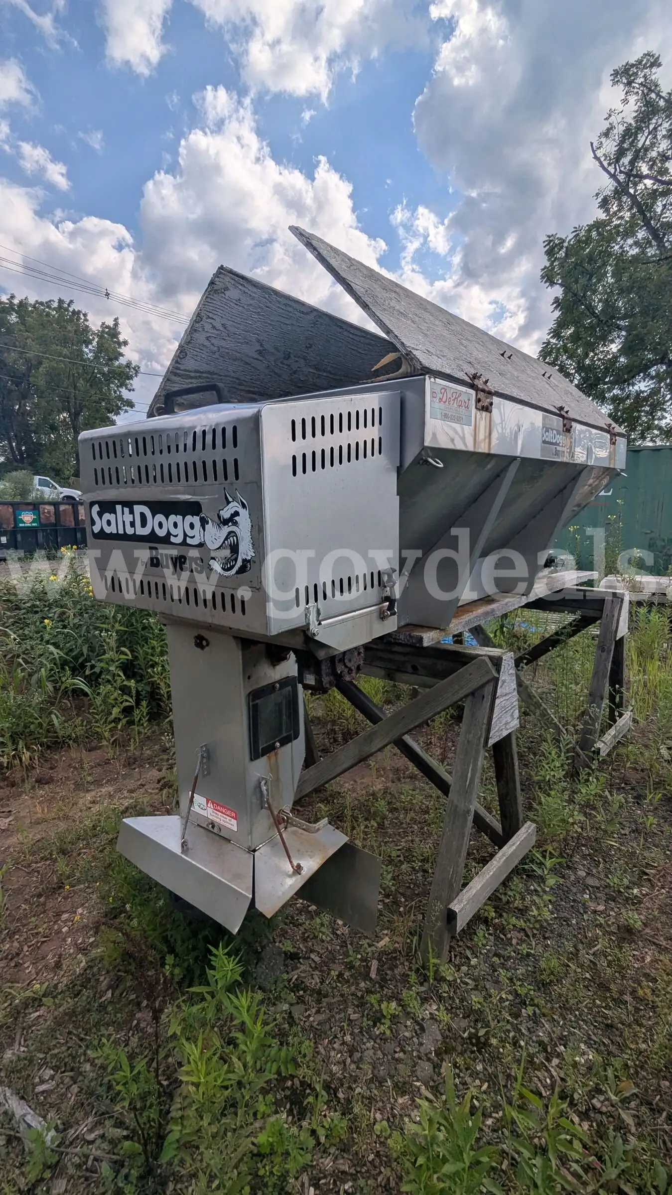 SaltDogg Stainless Steel V-Box Hopper Spreader
