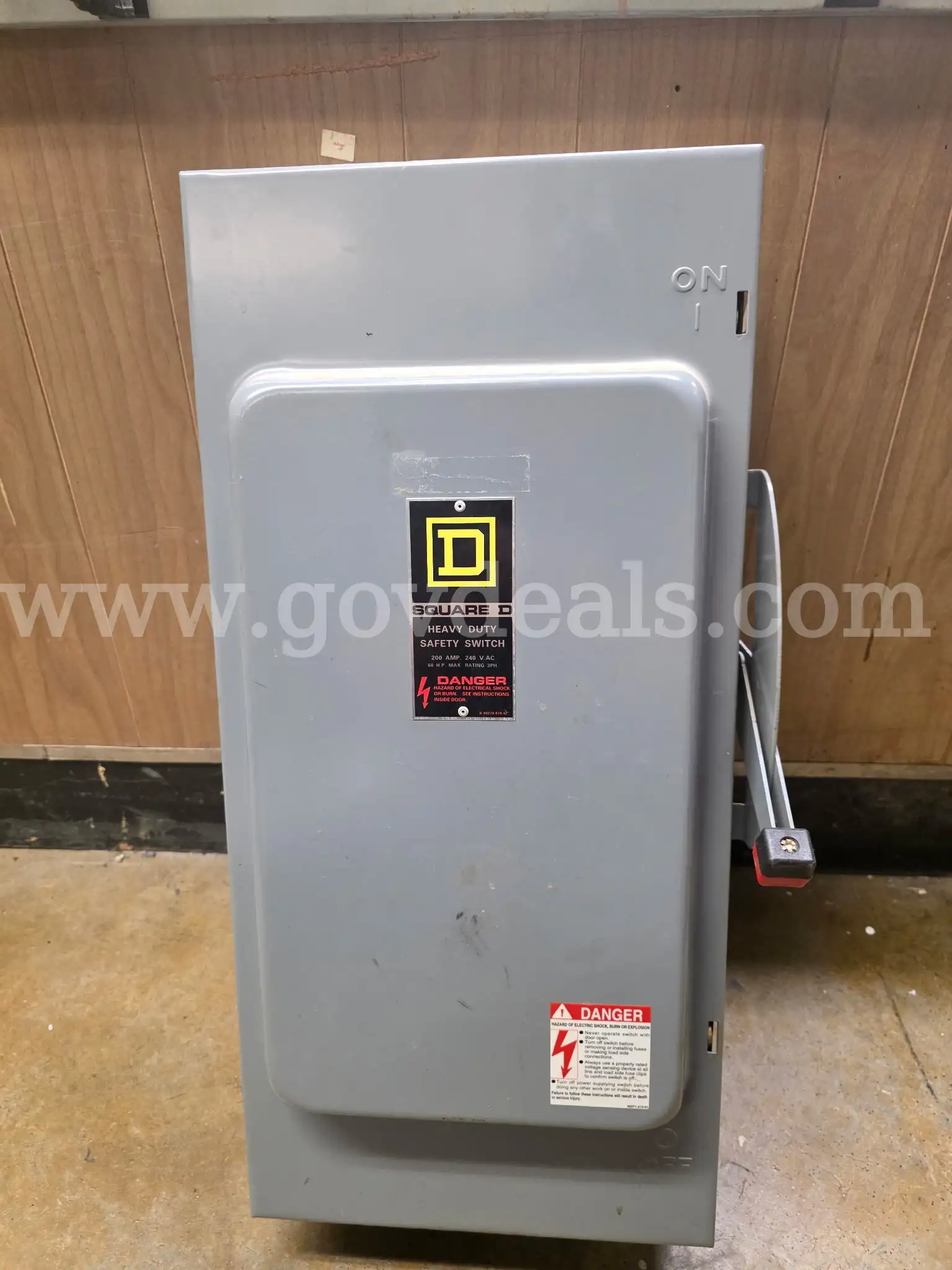 200 AMP 3 phase fused disconnect switch