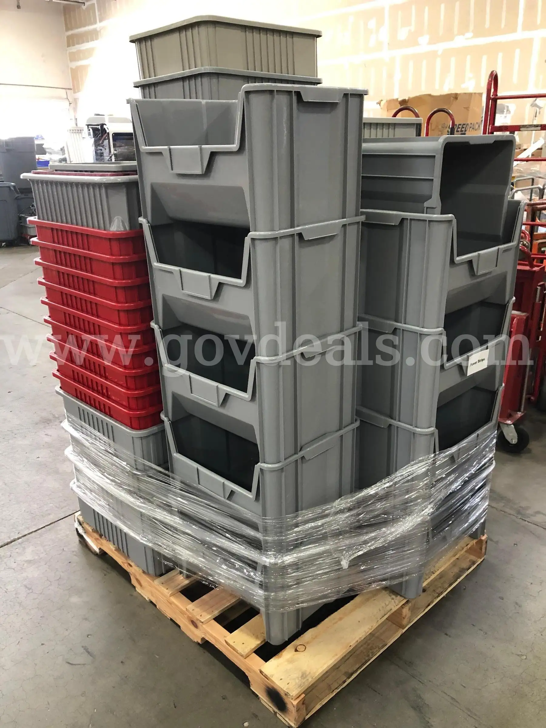 PARTS BIN SET PLASTIC PALLET LOT