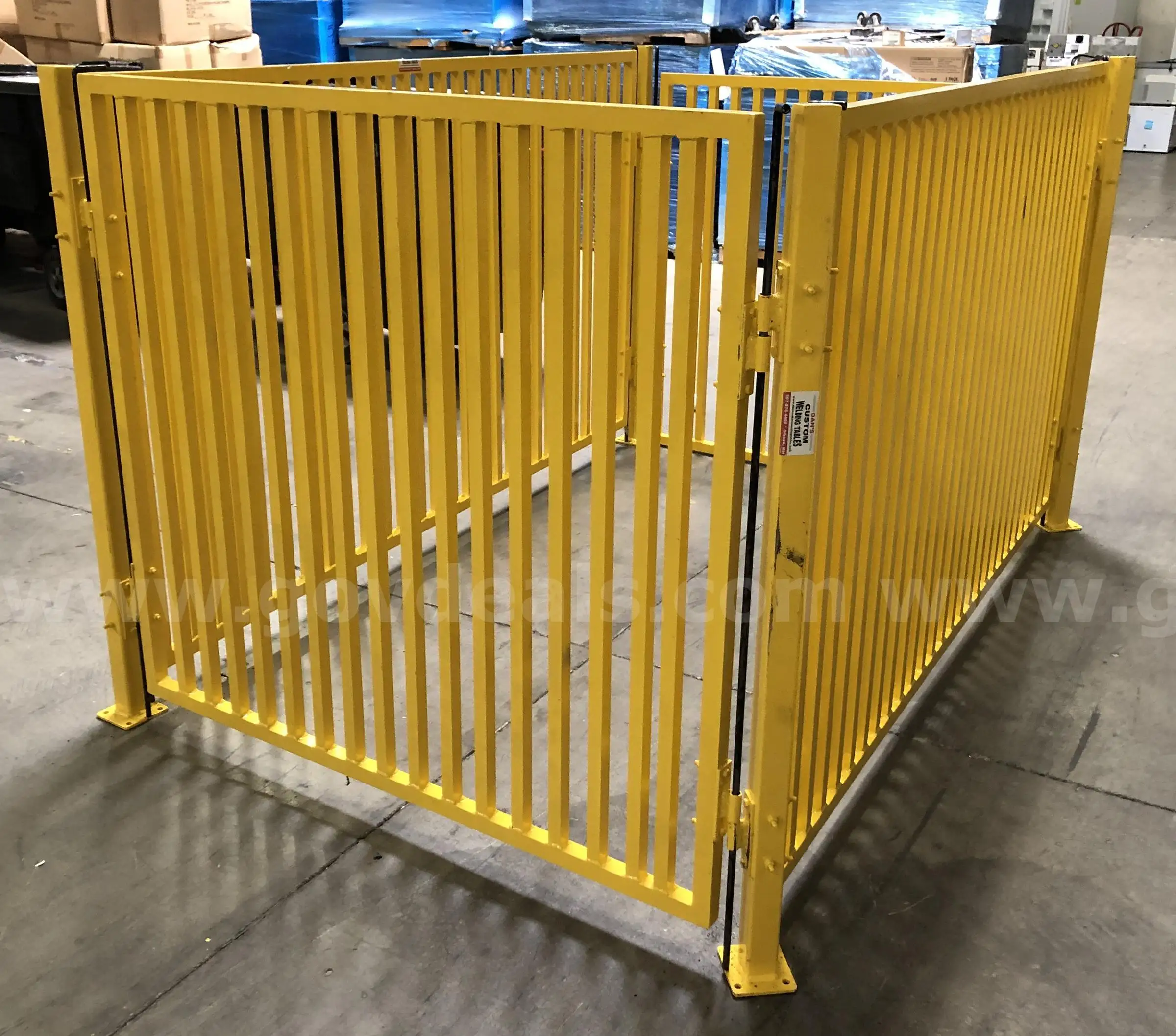 CAGE ALUMINUM CONSTRUCTION YELLOW FINISH