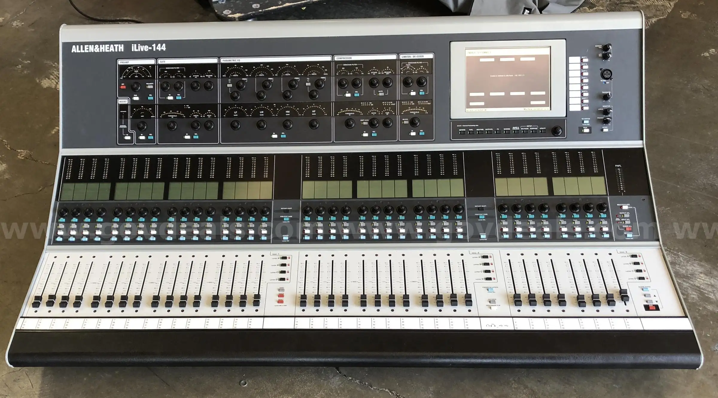 ALLEN & HEATH iLIVE-144