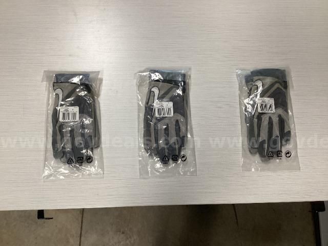 Lot of 3 Nike PGF216 Football Gloves