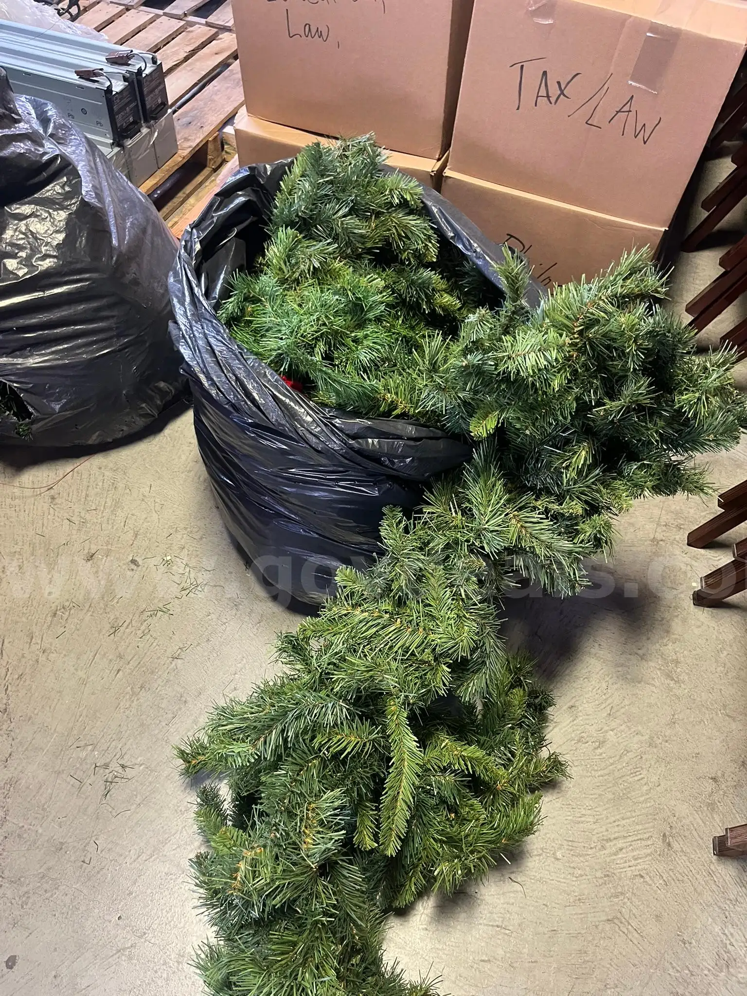 MSU Lot # 9284- Lot of Misc. Christmas Garland