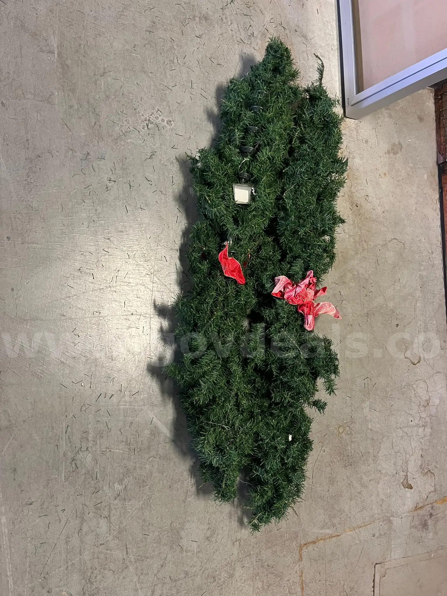 MSU Lot # 9297- Lot of 2 - 4 Christmas Door Swags