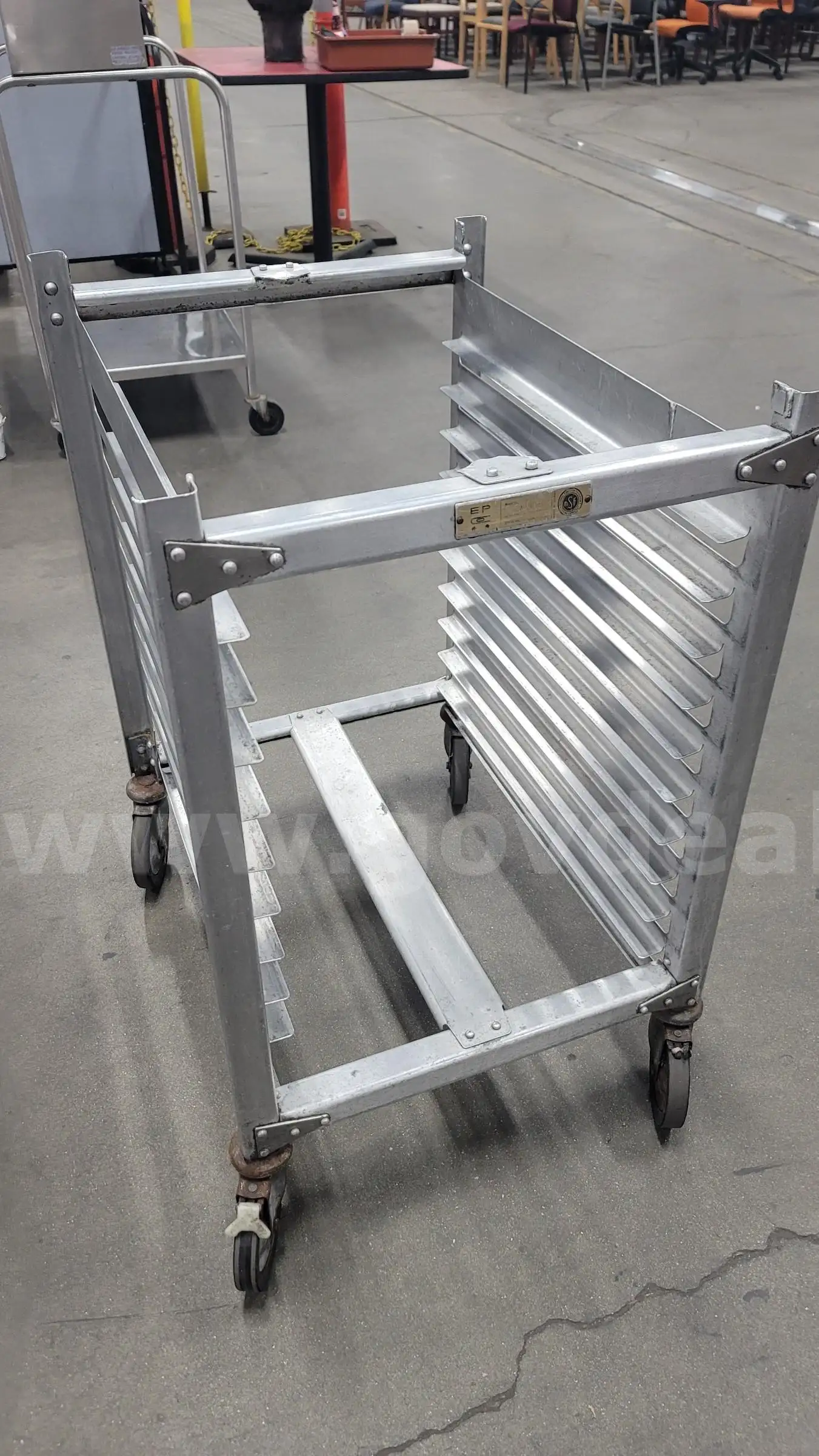 **** COMMERCIAL ALUMINUM 10 TIER HALF HEIGHT SHEET PAN RACK **** (I)