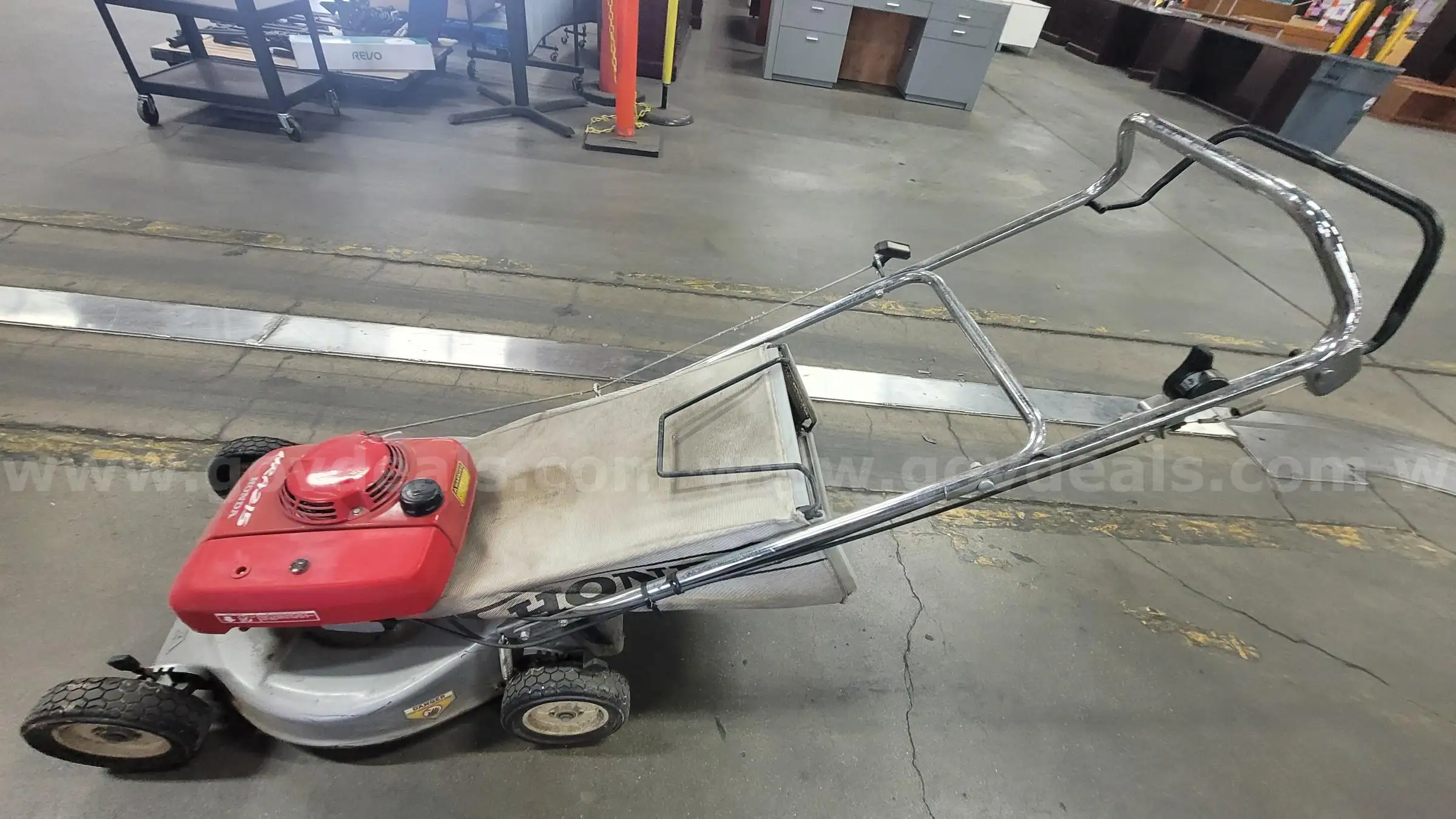 **** HONDA LAWN MOWERS **** (I)