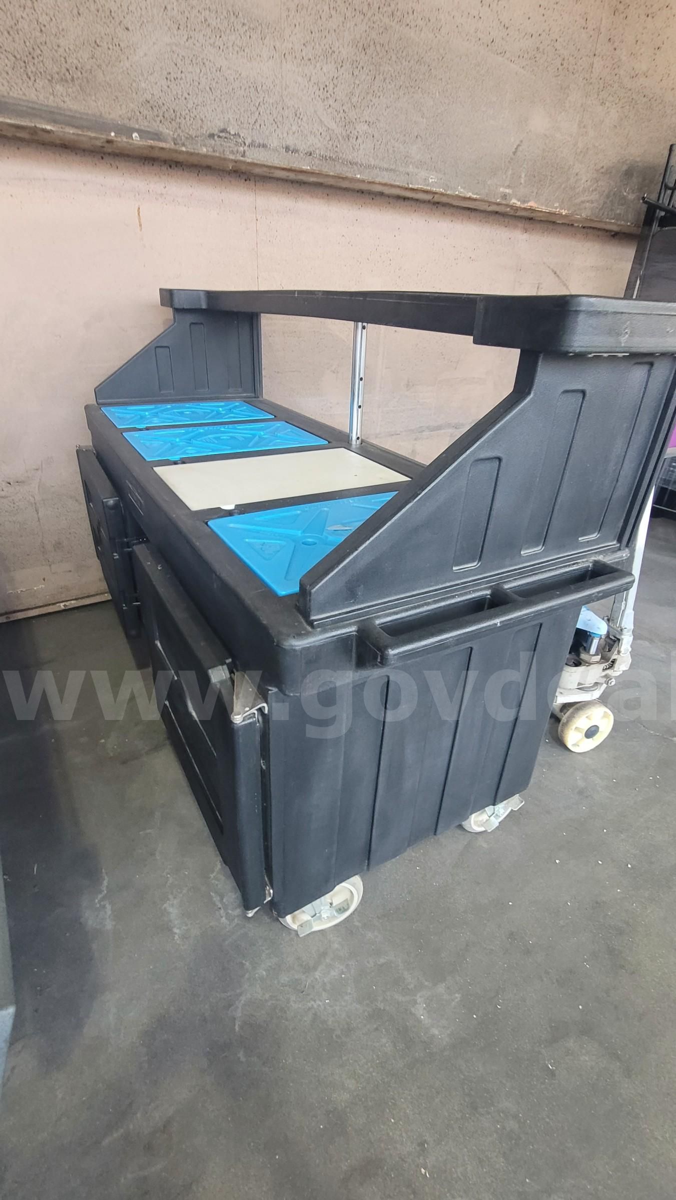 **** CAMBRO MOBILE FOOD CART **** (ED)