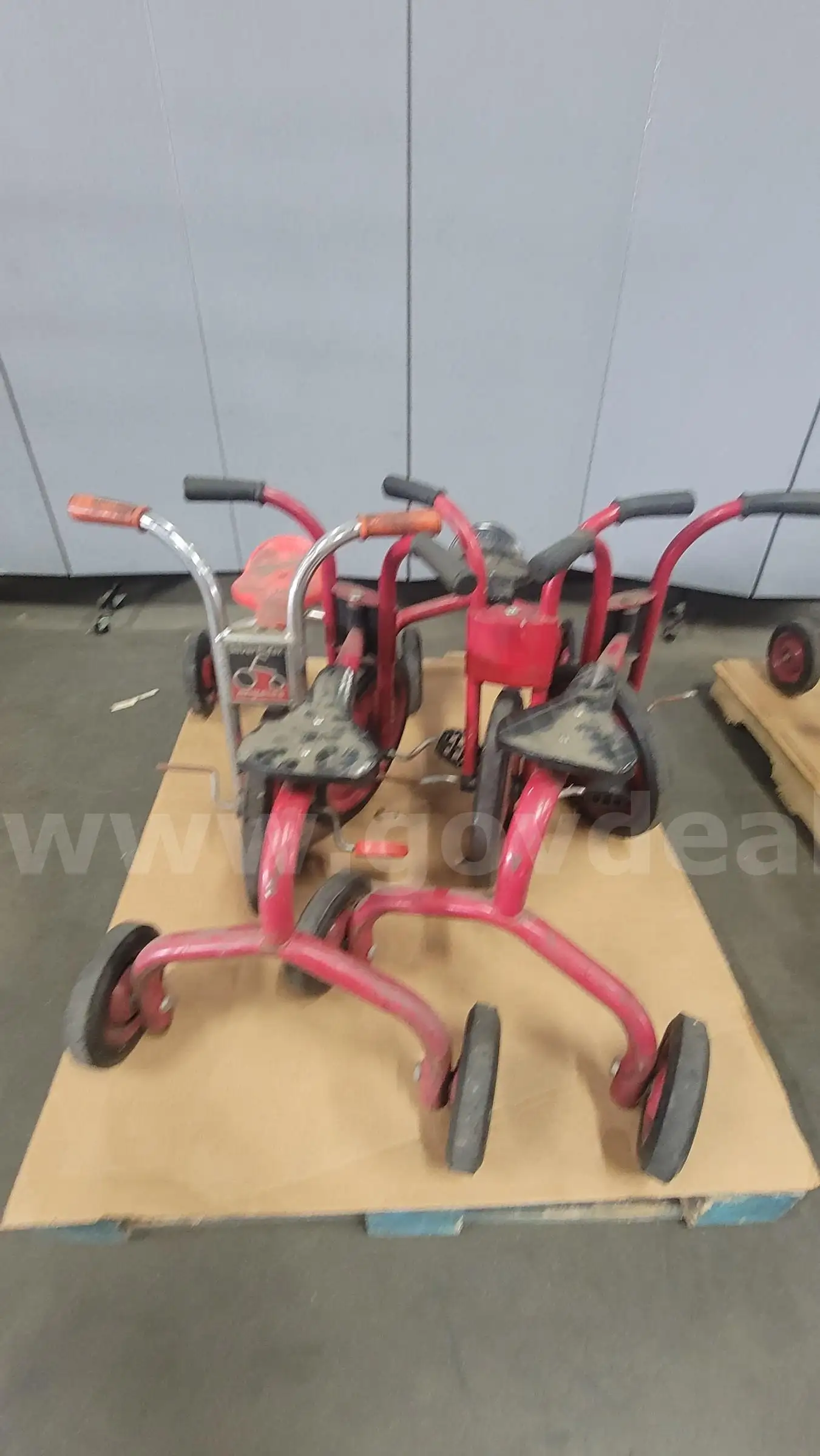 **** 4 UNITS SILVER RIDER ANGELES KIDS TRICYCLE **** (I)