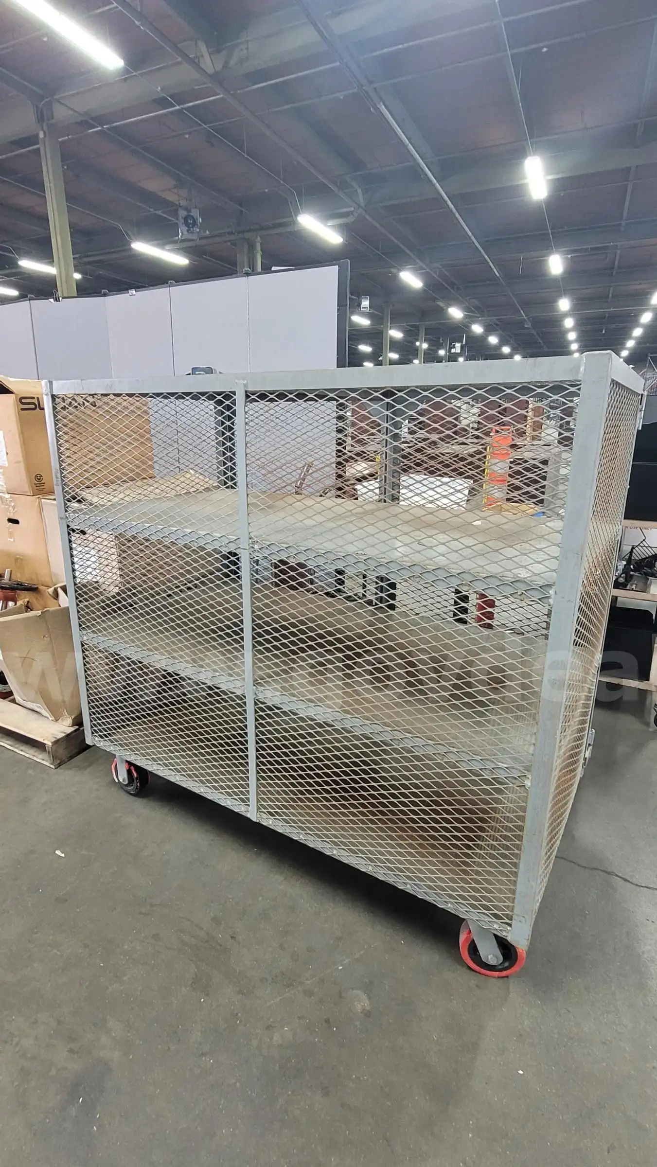 **** INDUSTRIAL 3 TIER METAL CAGE CART **** (I)