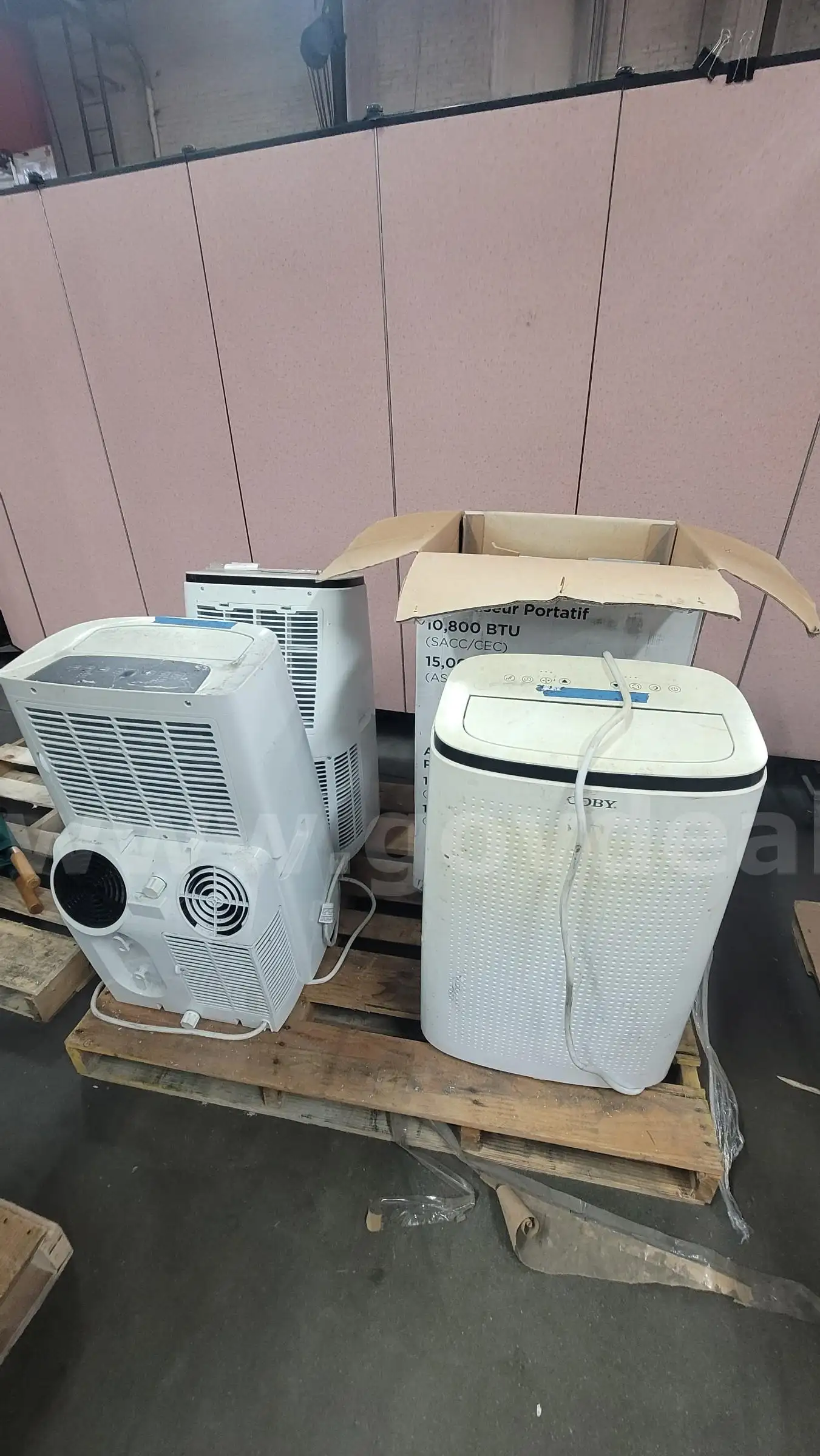 **** 4 UNITS PORTABLE AIRCONDITIONING UNITS **** (I)