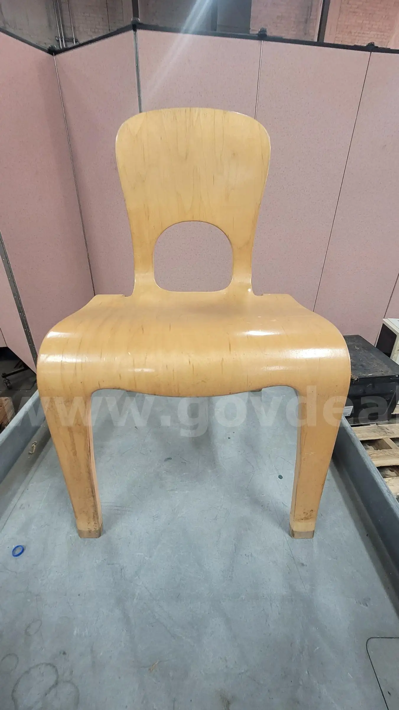 **** COMMUNITY PLAYTHINGS BENT WOOD KIDS CHAIR BY LOT **** (I)