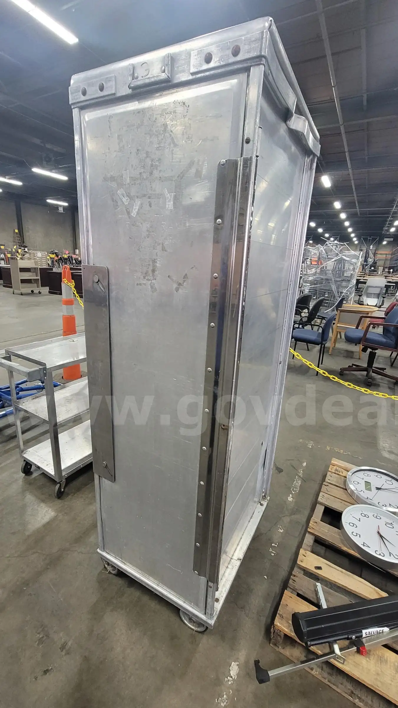 **** TRANSIT TRAY ALUMINUM SHEET PAN TRANSPORT CABINET **** (I)