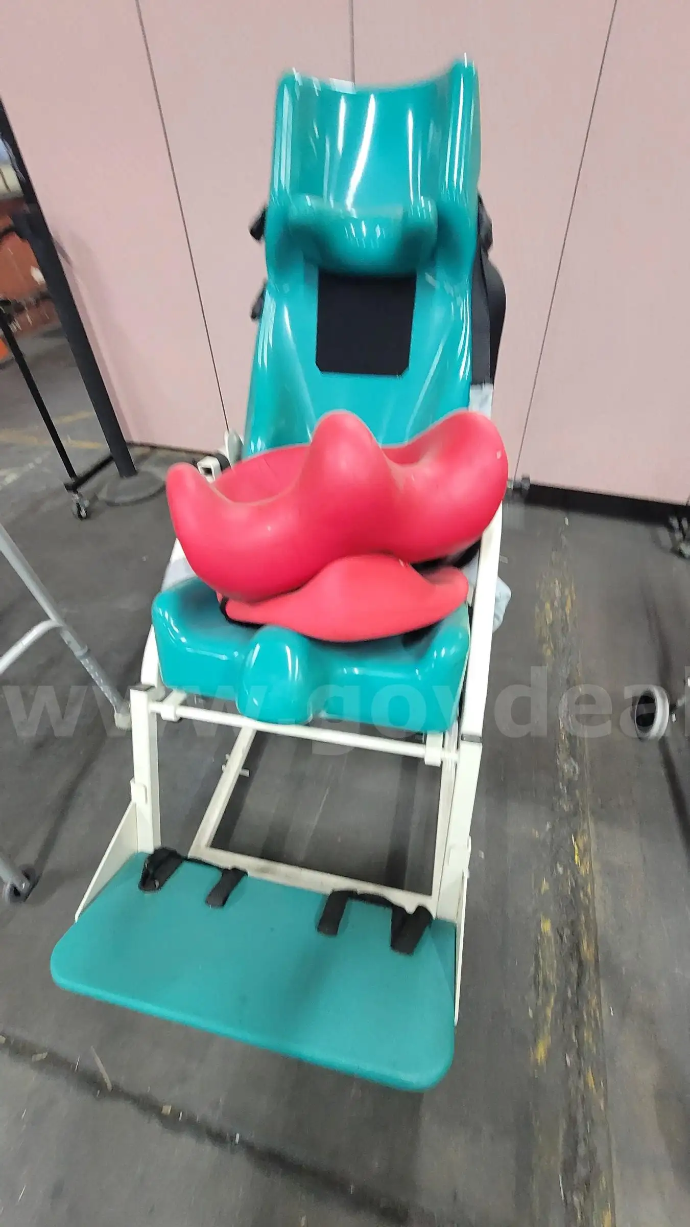 **** TUMBLE FORMS CARRIE POTTY SEAT **** (I)