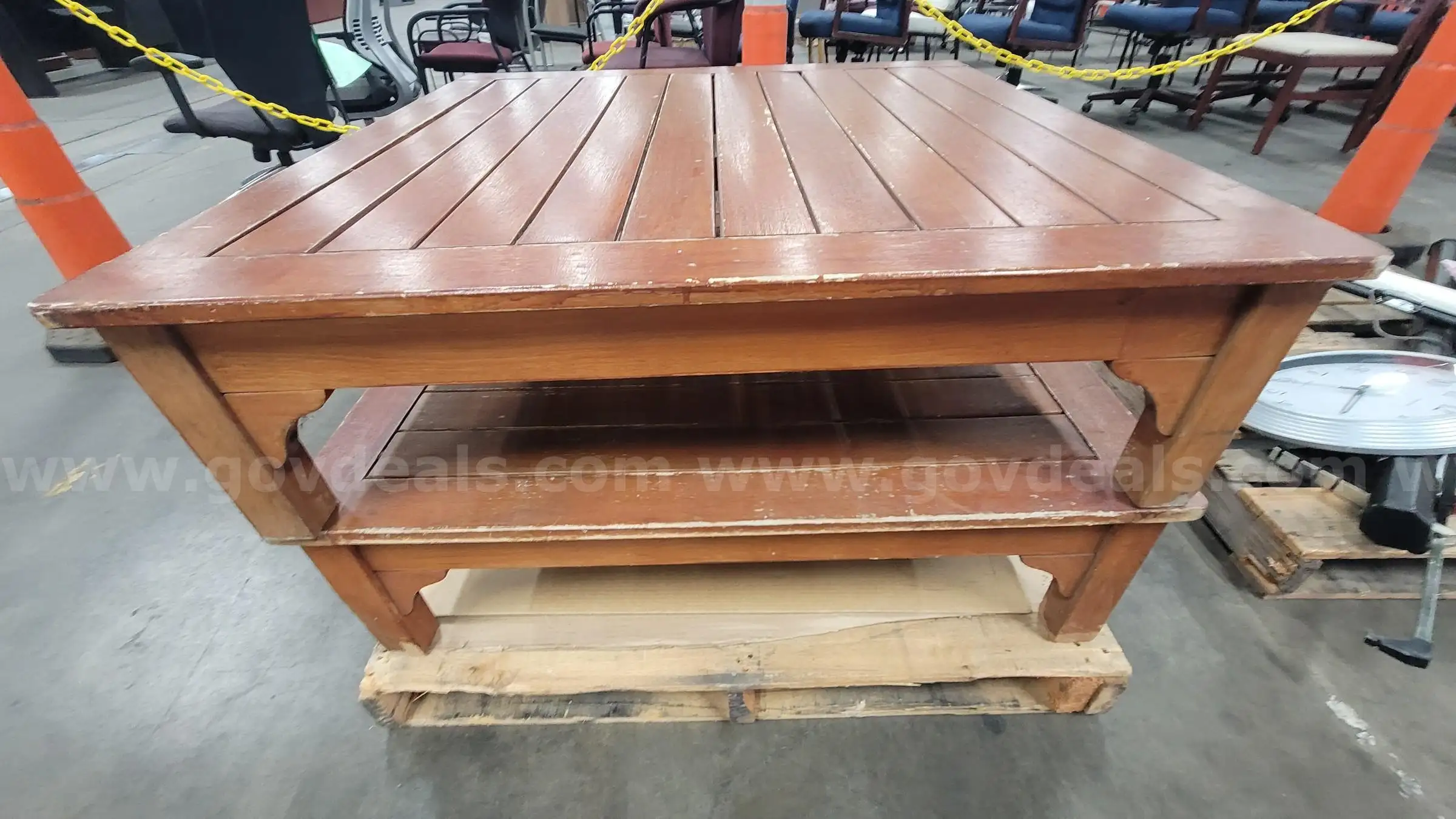 **** WOODEN COFFEE TABLE X2 UNITS **** (I)