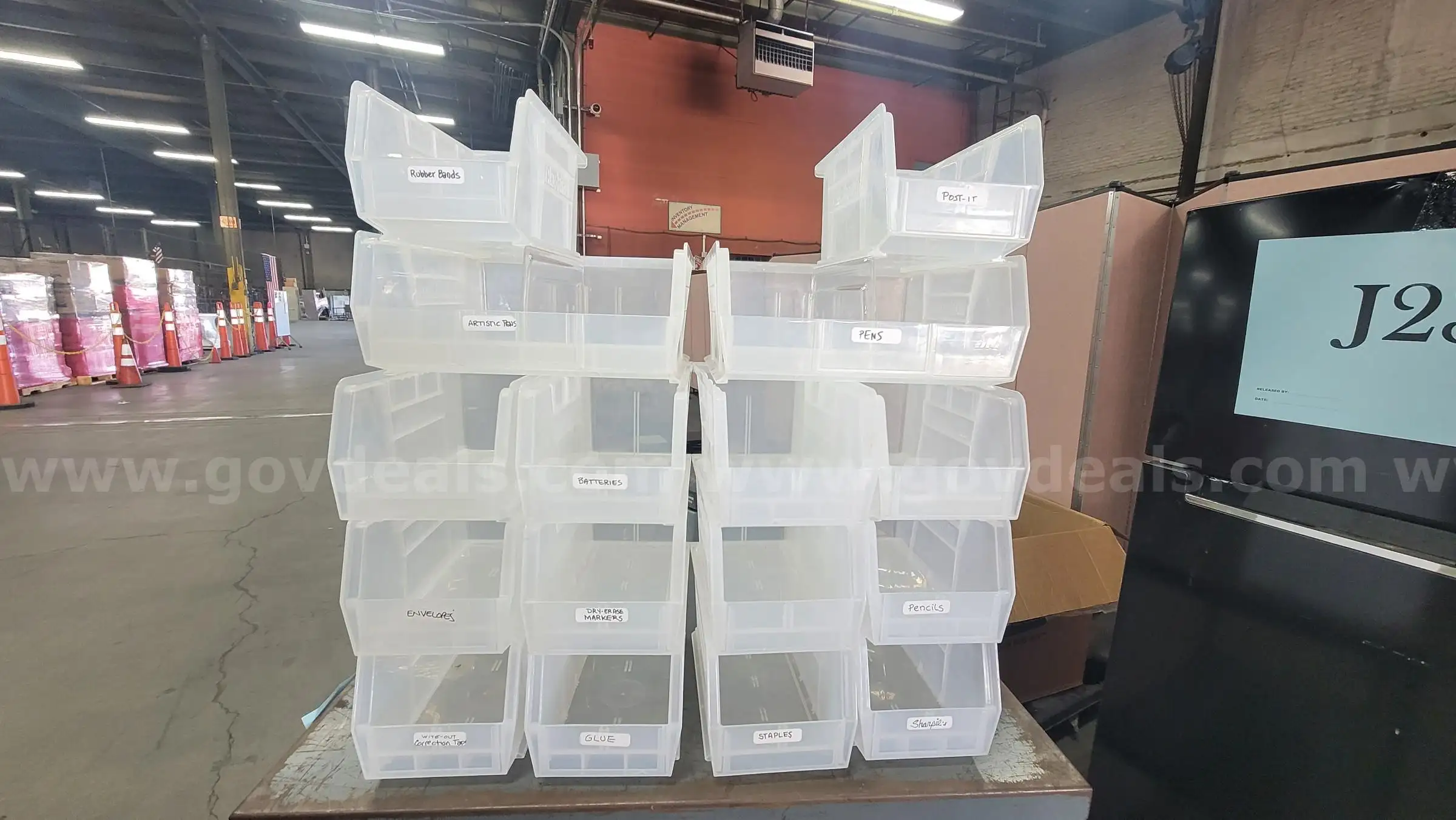 **** STACKABLE PLASTIC BINS BY LOT **** (I)