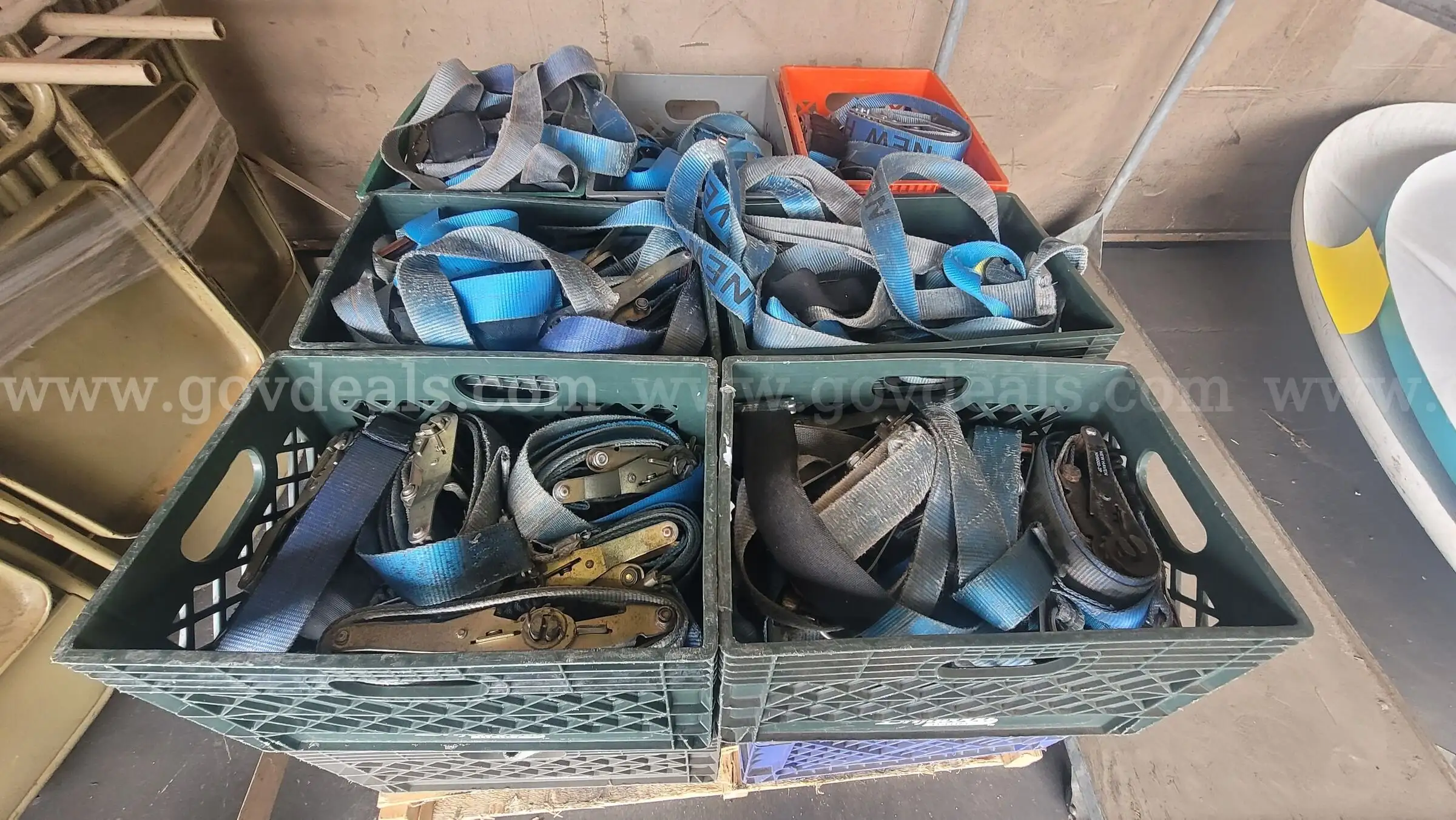 **** COMMERCIAL HEAVY-DUTY STRAPS X8 PALLETS **** (ED)