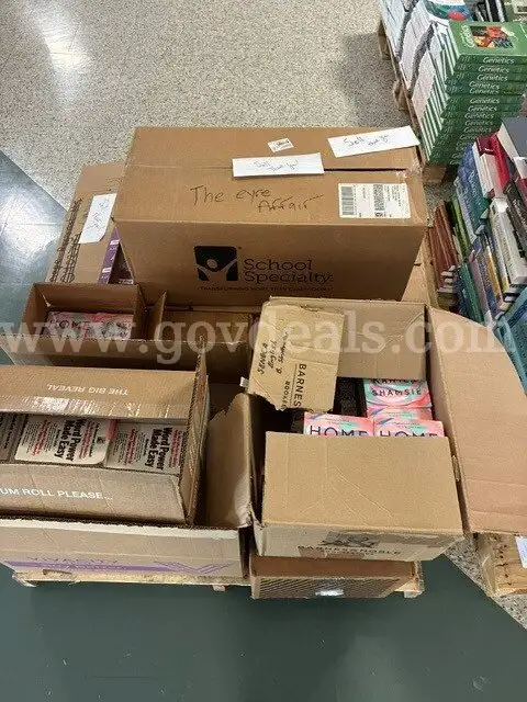 3 pallets of books