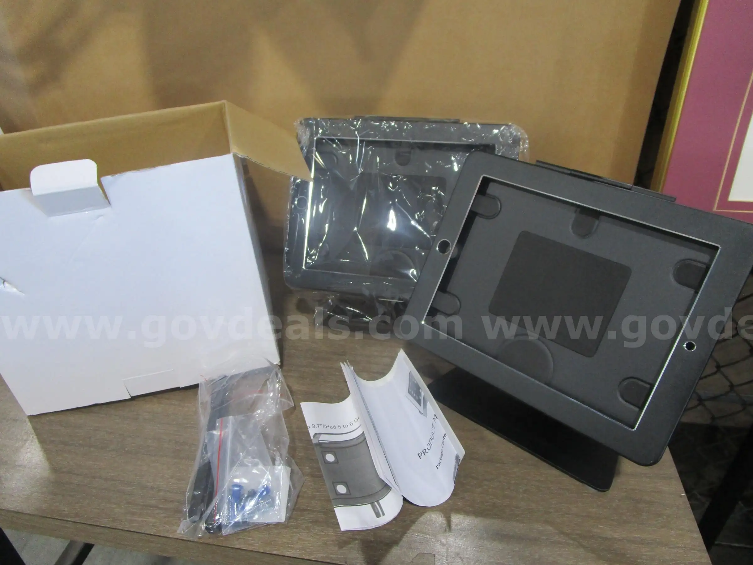 2 iPad Stands (J)