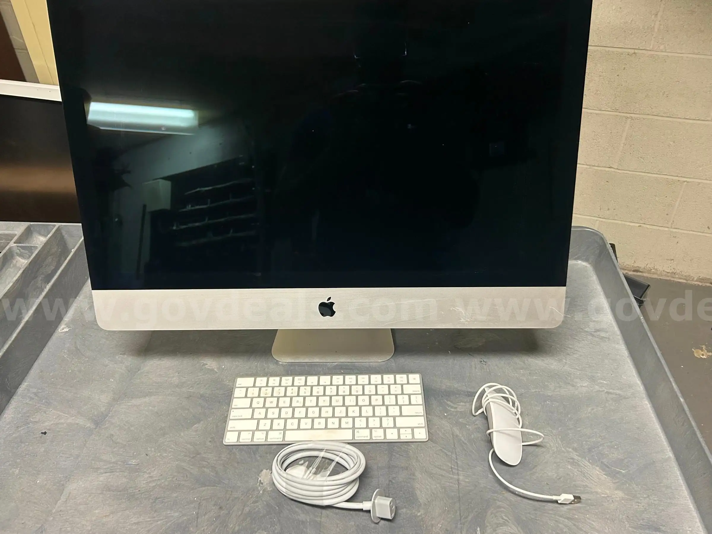 Lot of 3 Apple iMacs (Core i5 3.1 27 5K 2020) available for sale