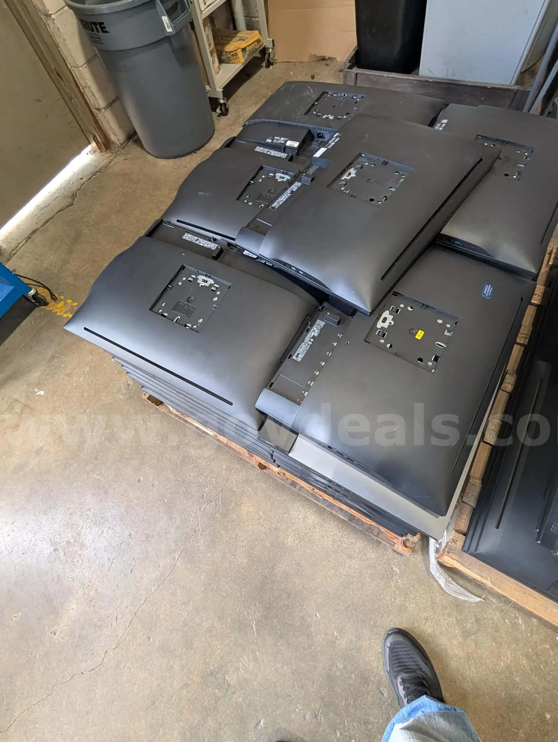 46 Dell All in Ones with out stands & hard drives Lot 2