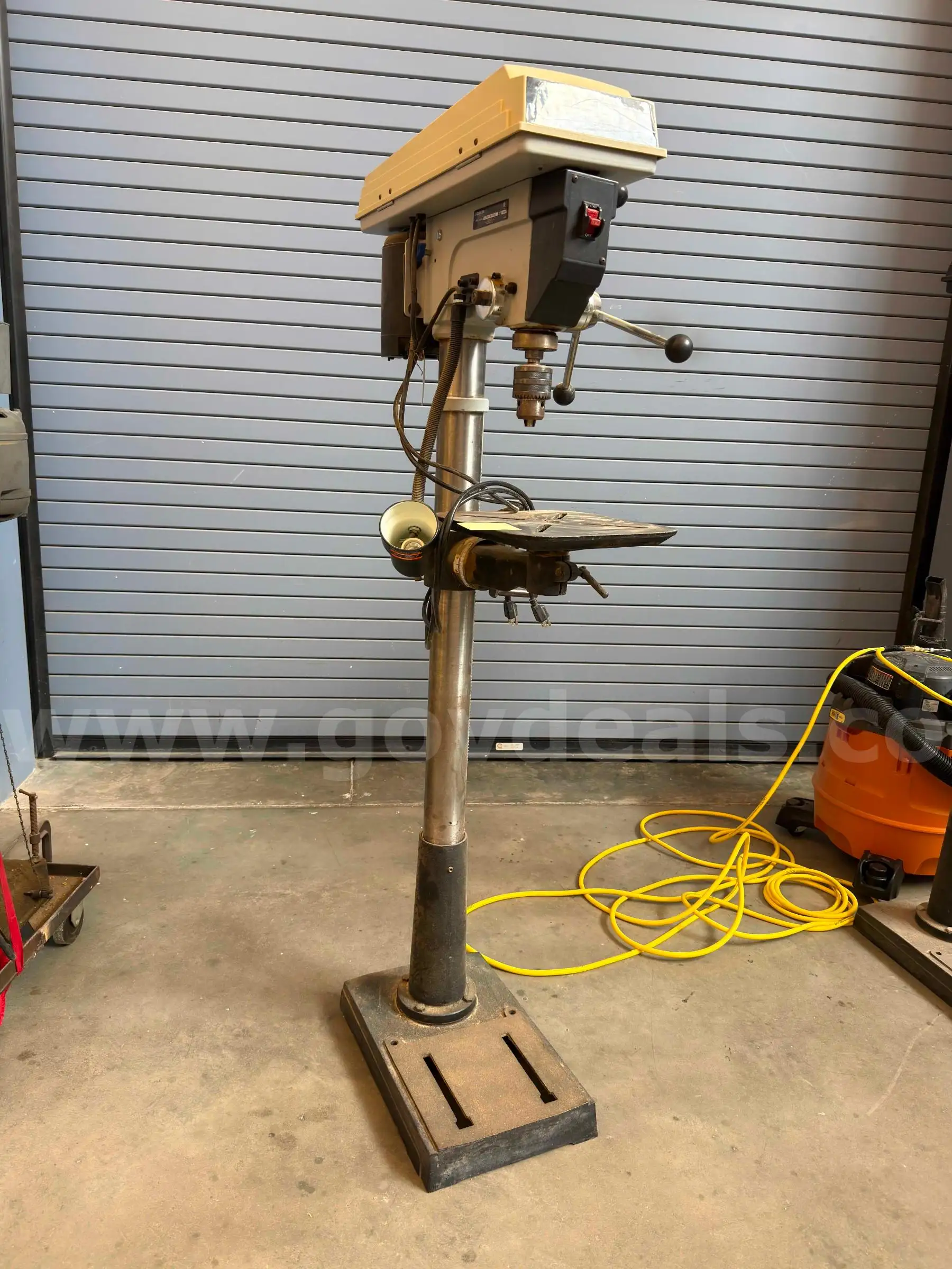 16 1 2” Delta Shopmaster Floor Model Drill Press Model DP400