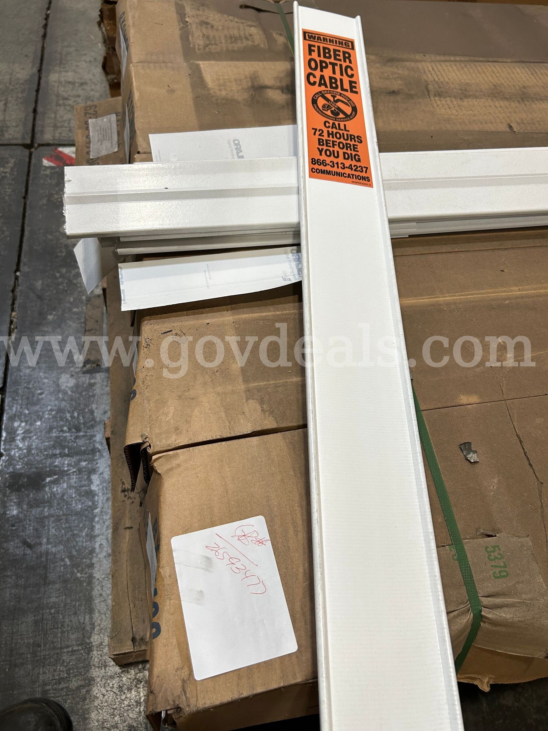 Lot of Fiber Optic Vault Marker Posts QTY1 100