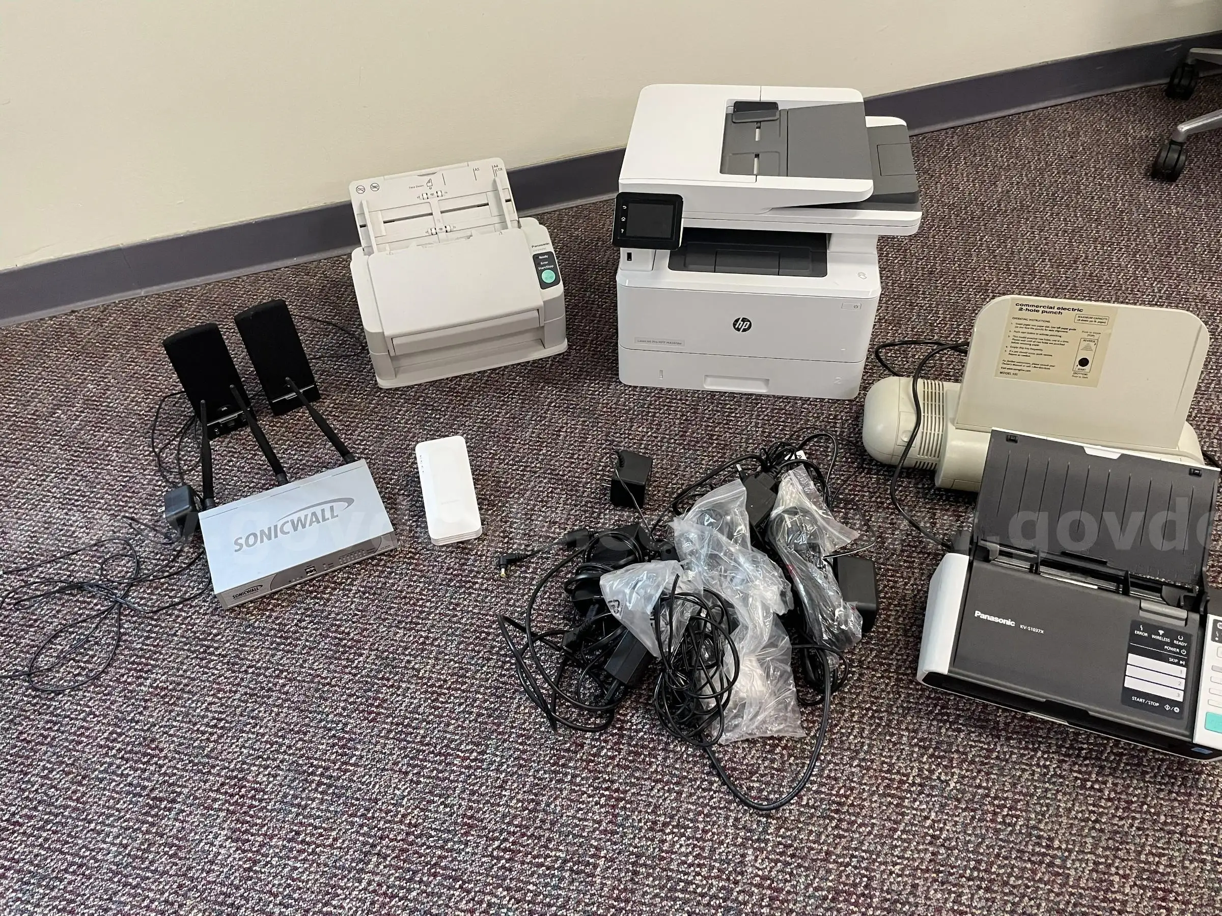 Lot of computer equipment and related items