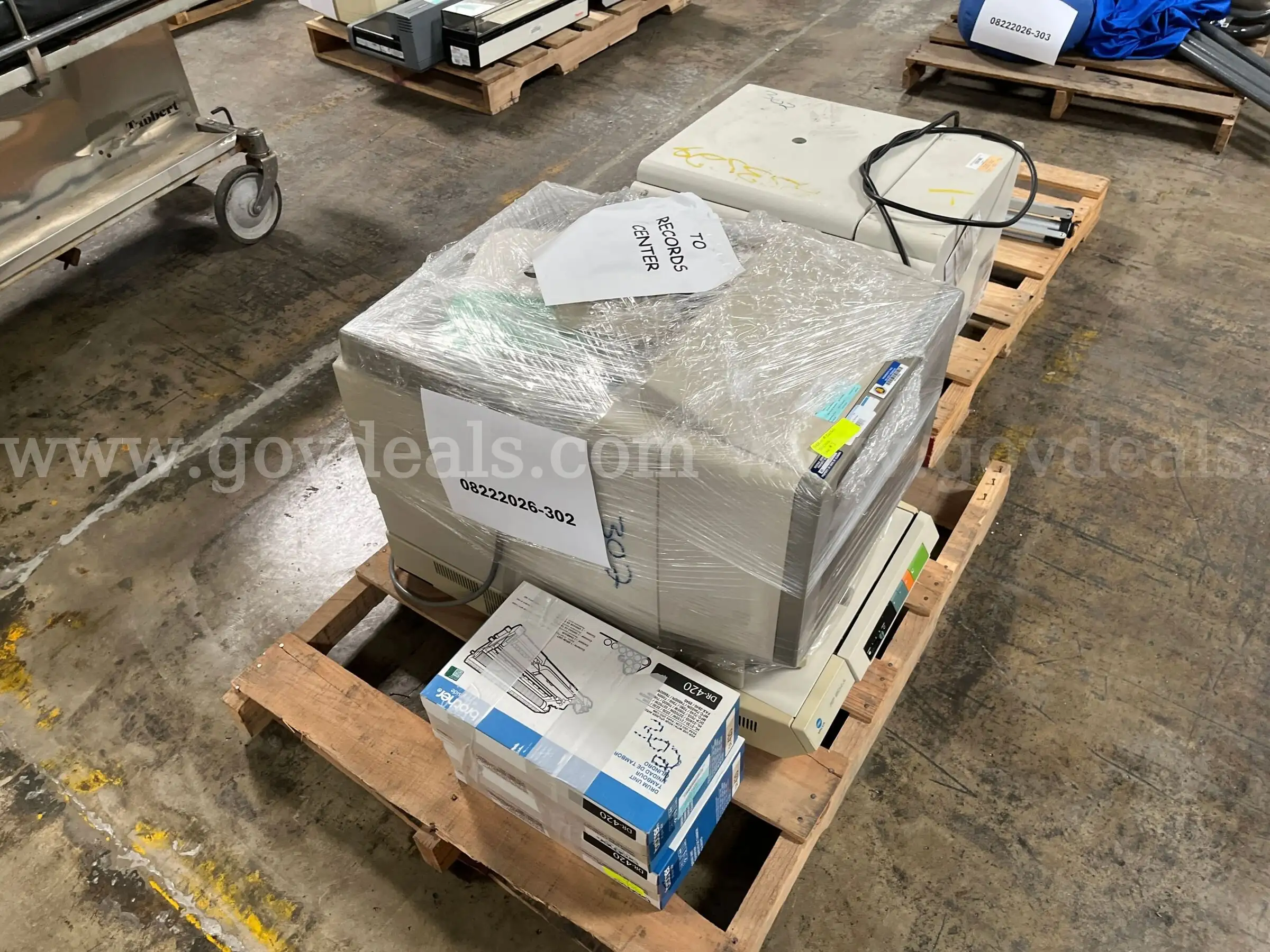 Lot of lab equipment
