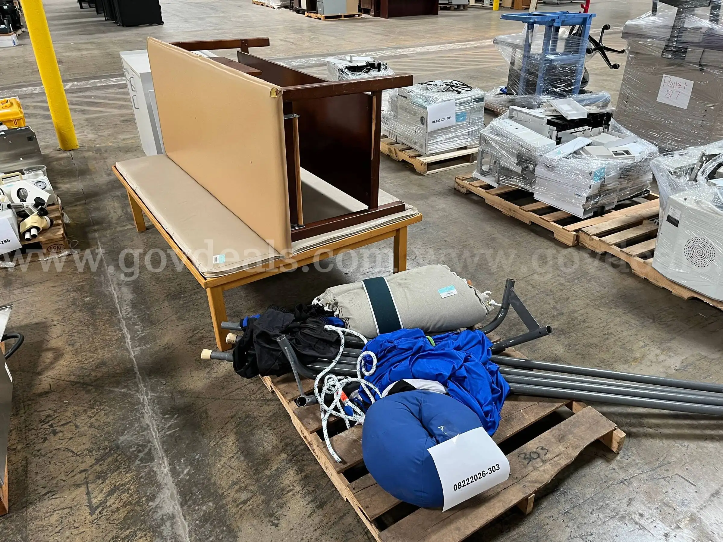 Lot of swing exam tables and rolling cart