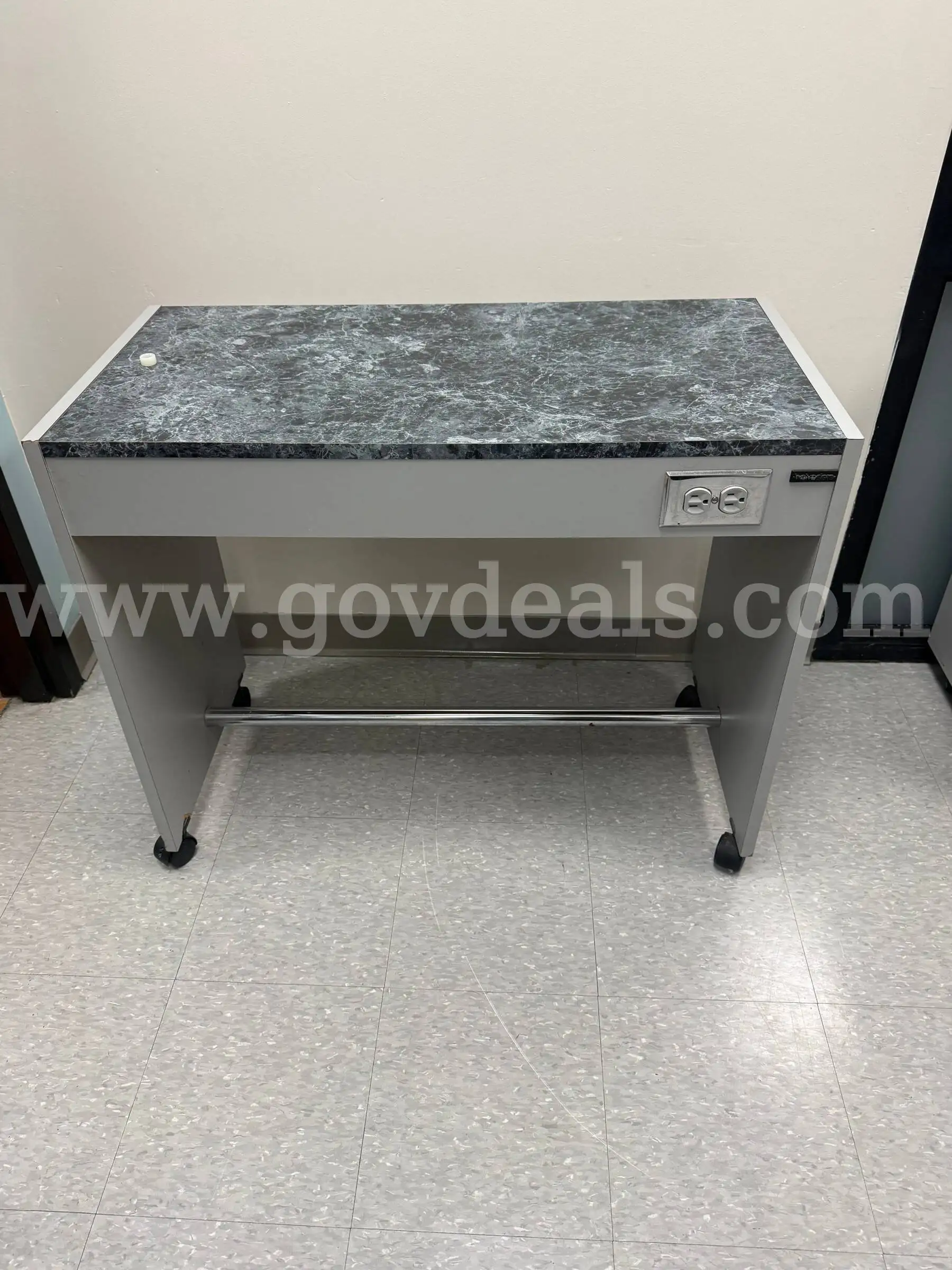 Professional Manicure Table