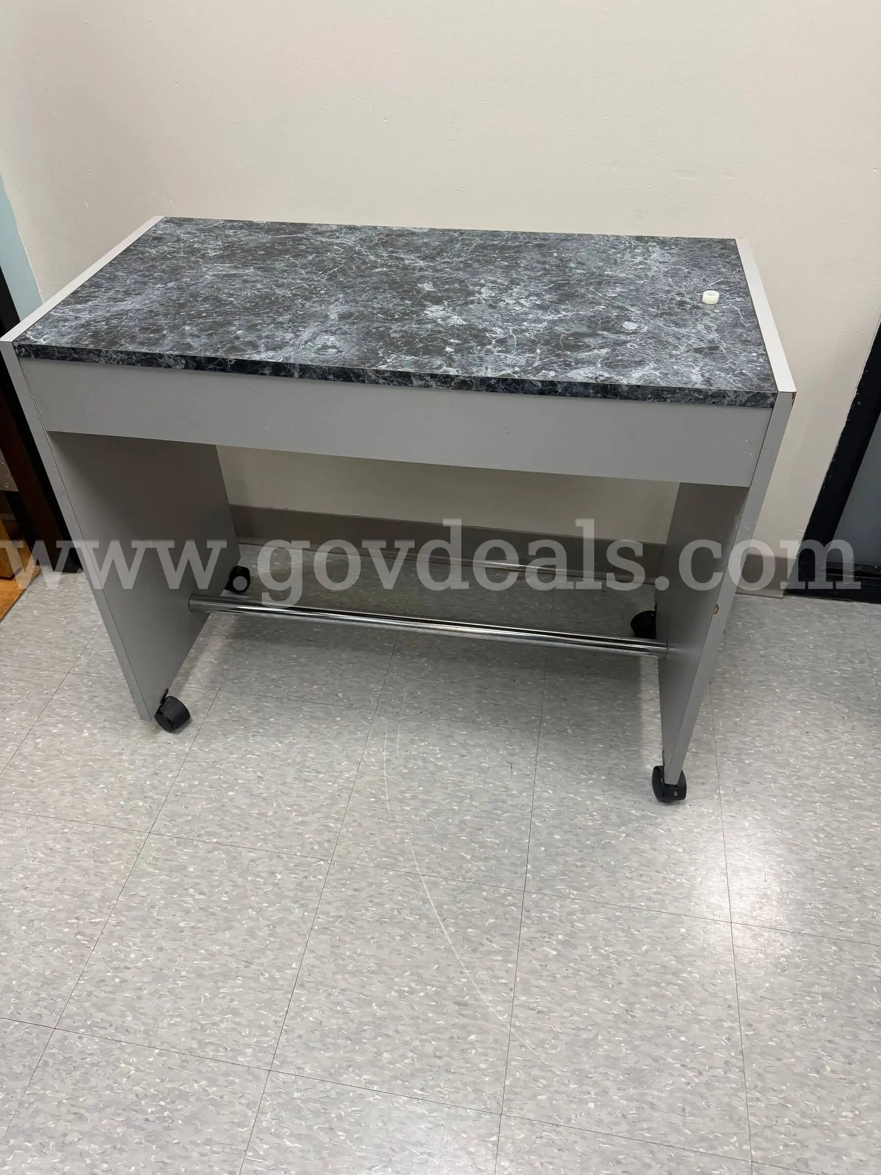 Professional Manicure Table