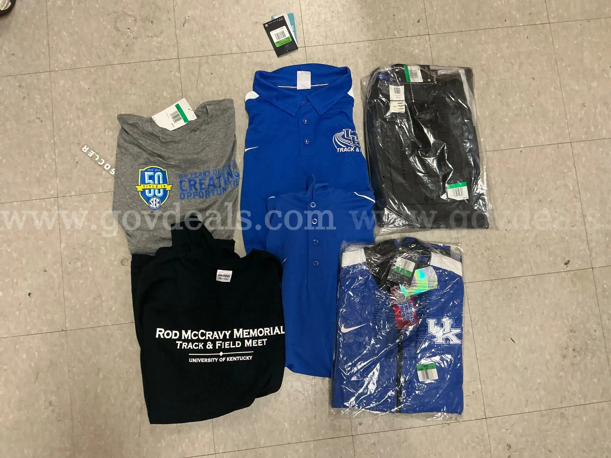 XL - T-Shirt (1) Polo Shirt (2) Long Sleeve (1) Sweatpants (1) Jacket (1)