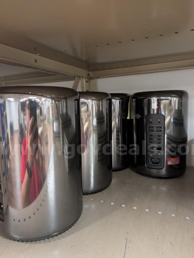 Lot of 4 Mac Pros (2013 Trashcan model)