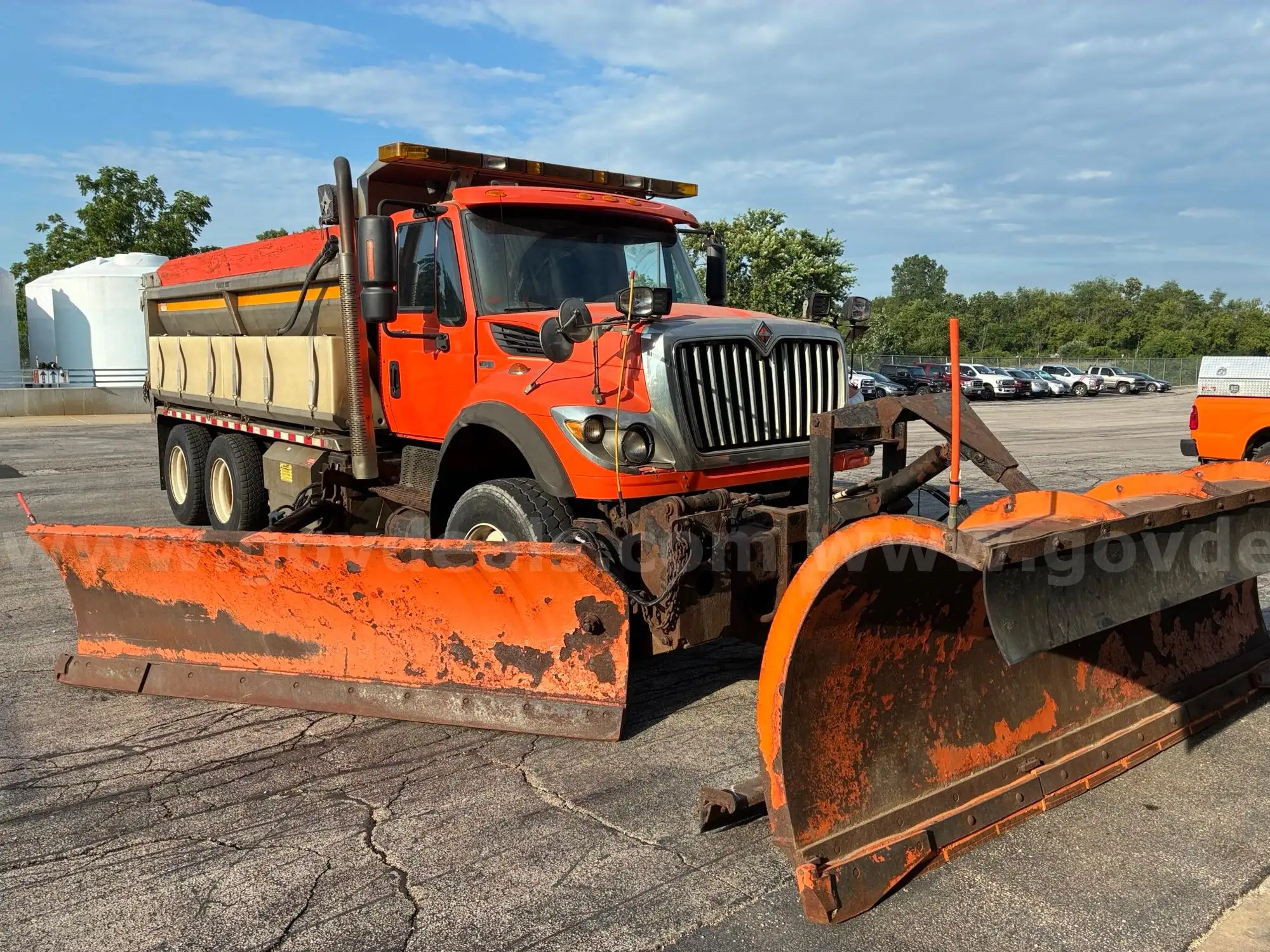 2011 International 7400 SBA 6 x 4