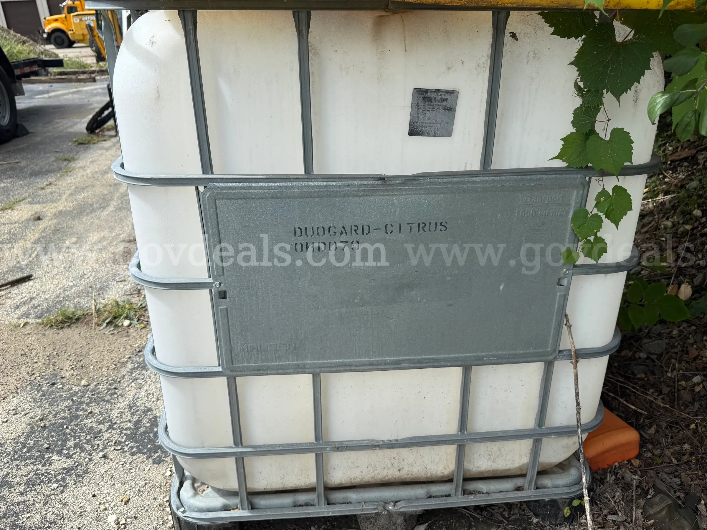 300 Gallon Pallet Tank
