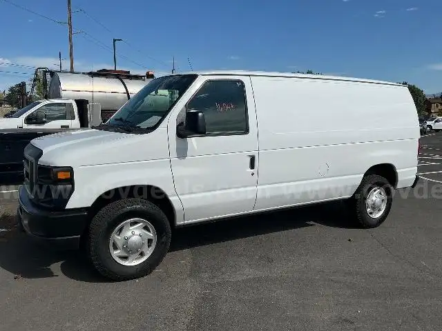2013 FORD E250 VAN
